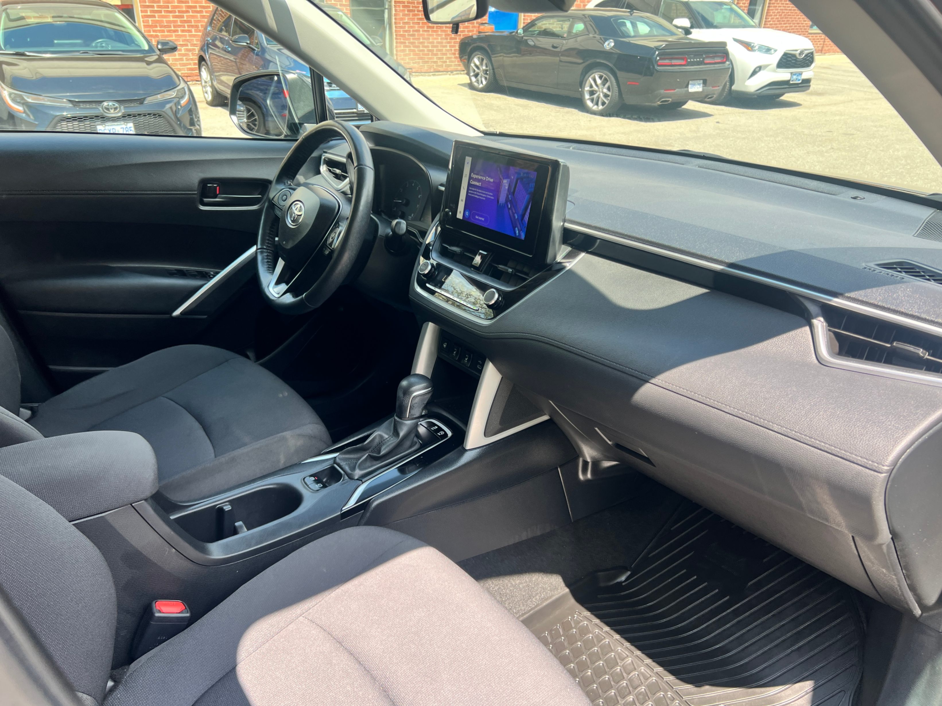 /crownautomobile/2024-Toyota-CorollaCross-12127849332763452.jpg