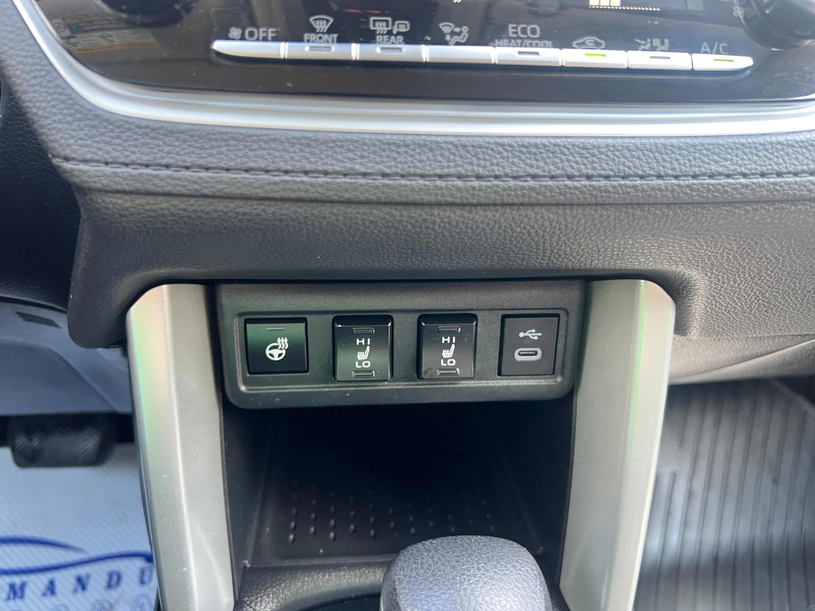 /crownautomobile/2024-Toyota-CorollaCross-24005586335486706.jpg