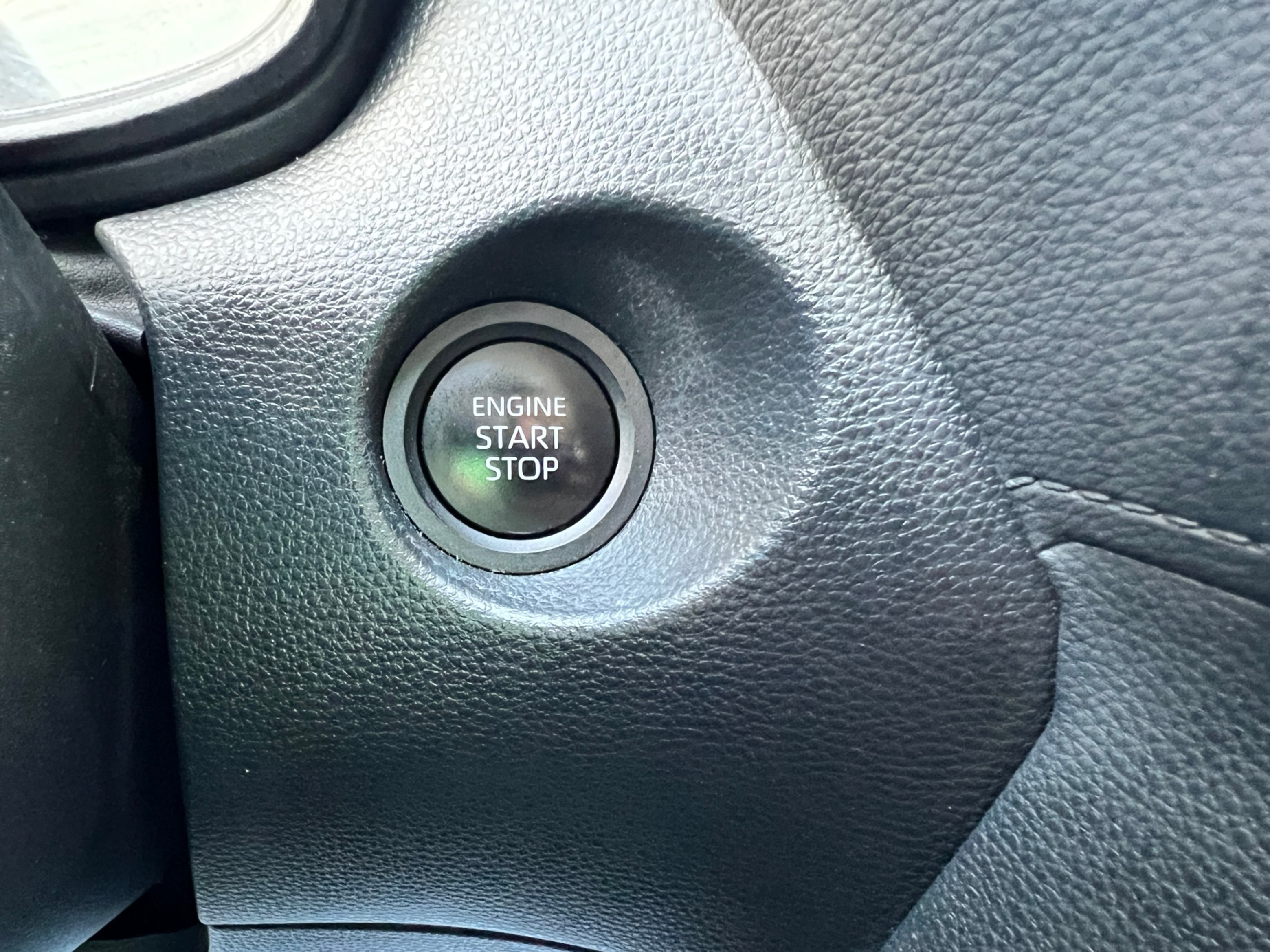 /crownautomobile/2024-Toyota-CorollaCross-4697375682793097.jpg