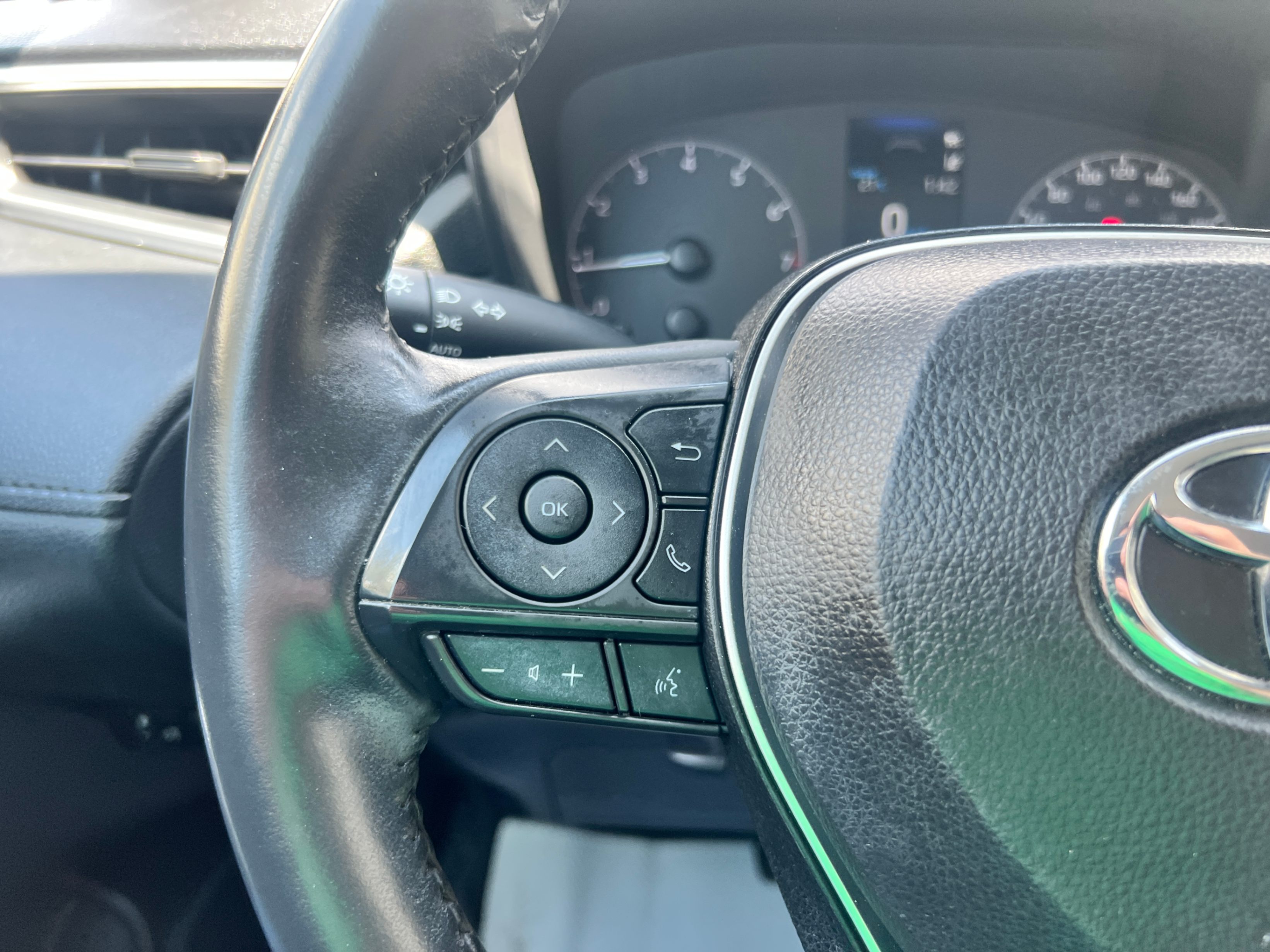 /crownautomobile/2024-Toyota-CorollaCross-4858261018290728.jpg