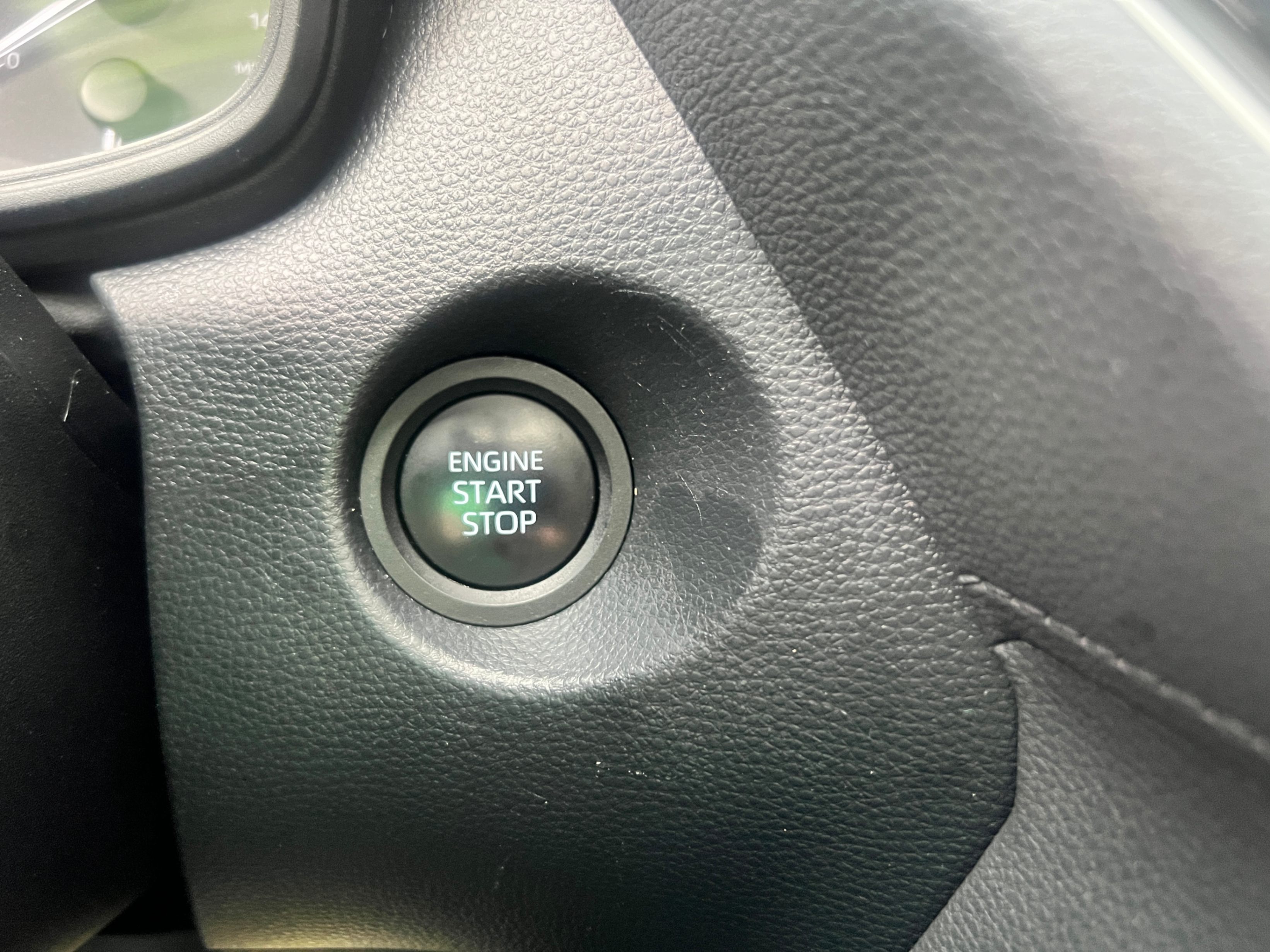 /crownautomobile/2024-Toyota-CorollaCross-8440429353497363.jpg