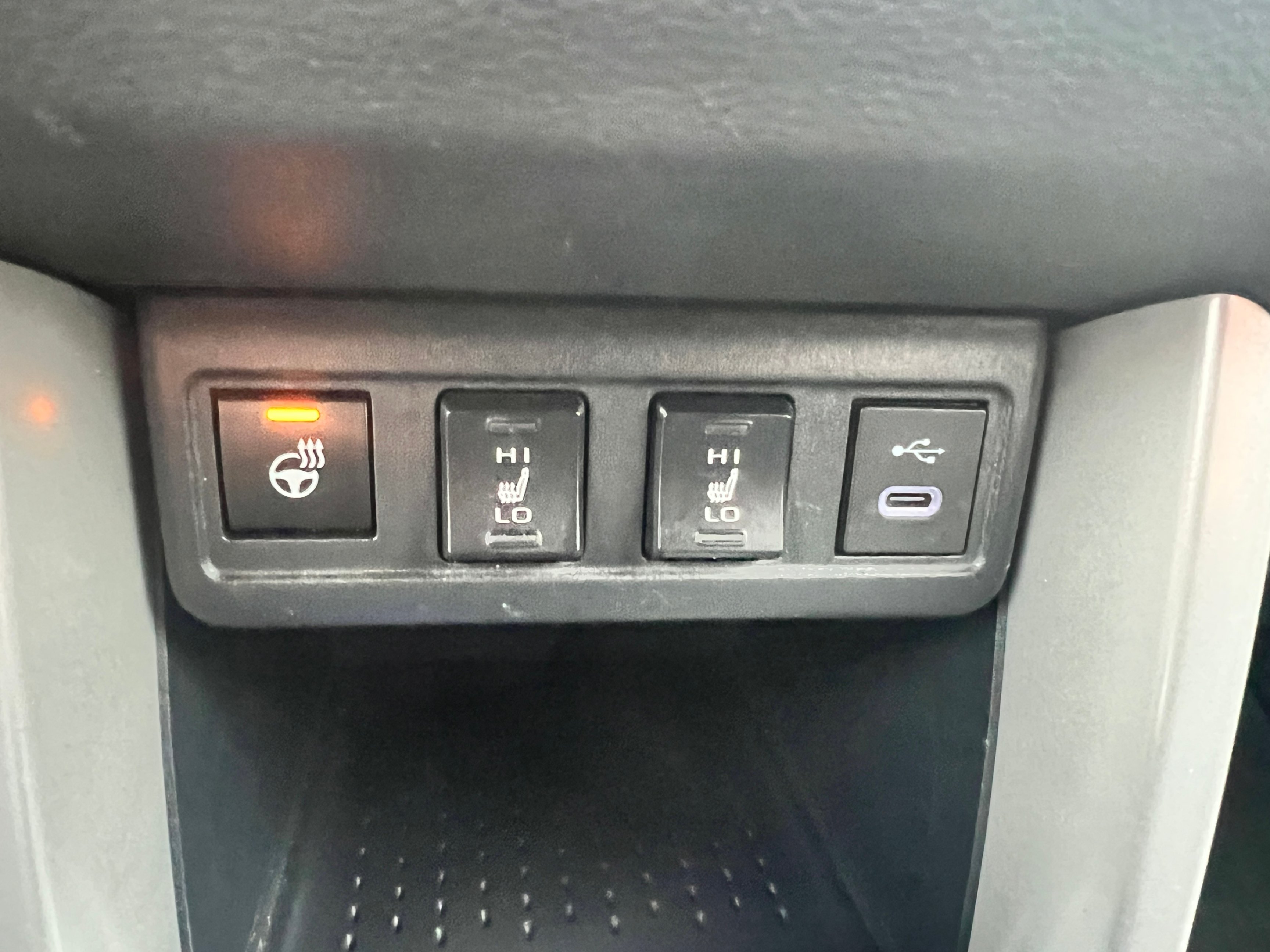 /crownautomobile/2024-Toyota-CorollaCross-872147840317596.jpg