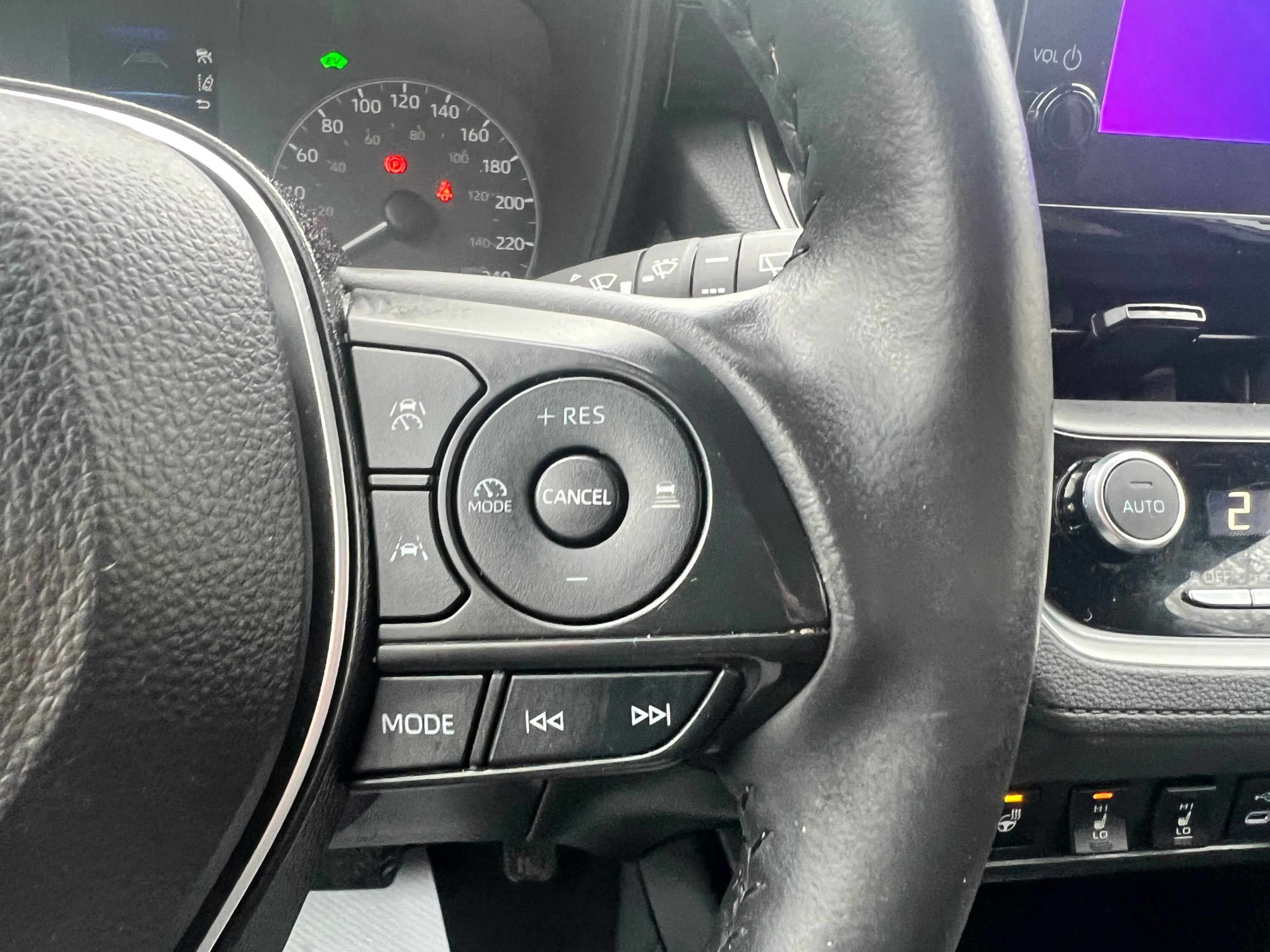 /crownautomobile/2024-Toyota-CorollaCross-9722420595989412.jpg