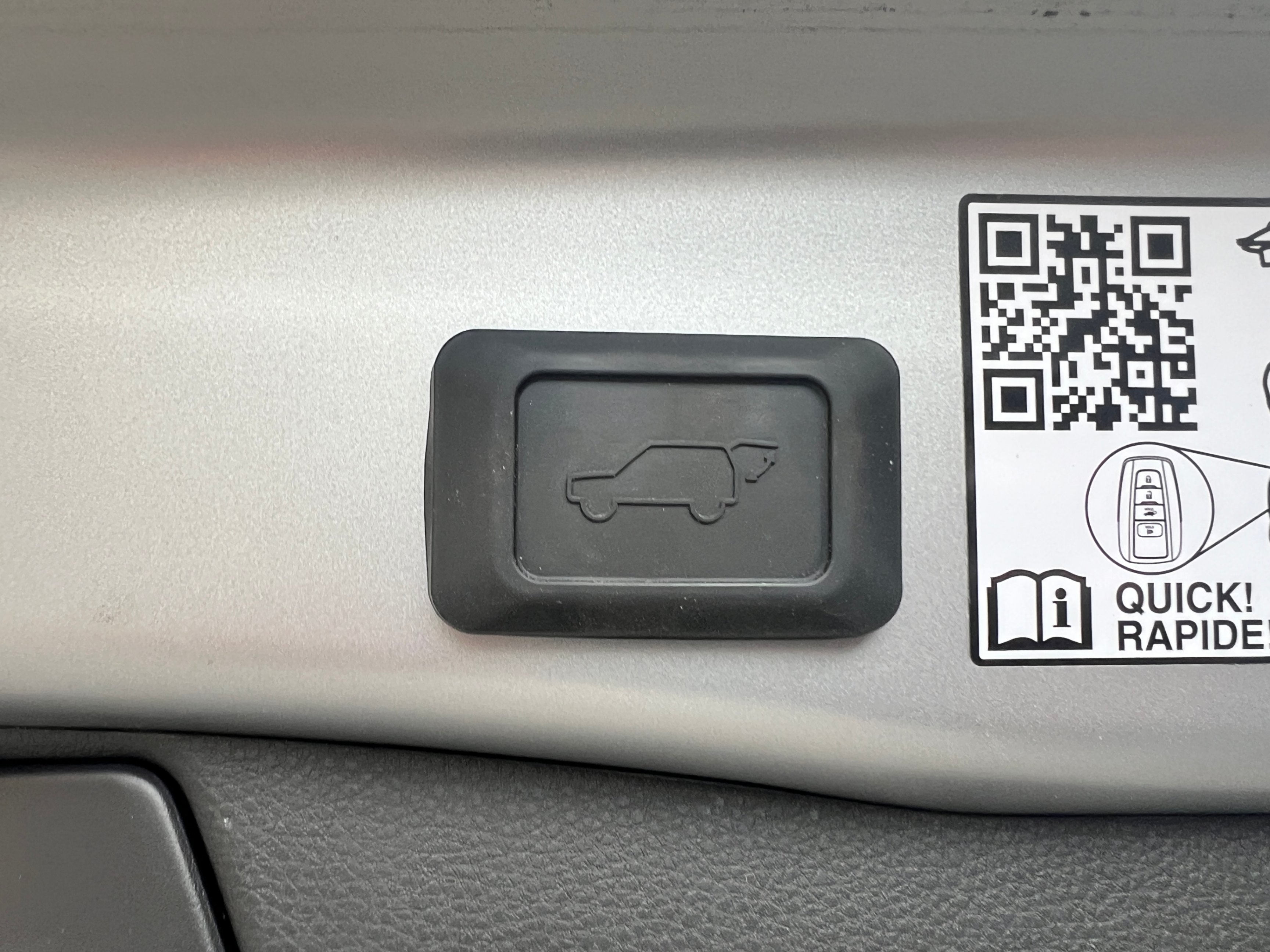 /crownautomobile/2024-Toyota-RAV4-018168559641642545.jpg