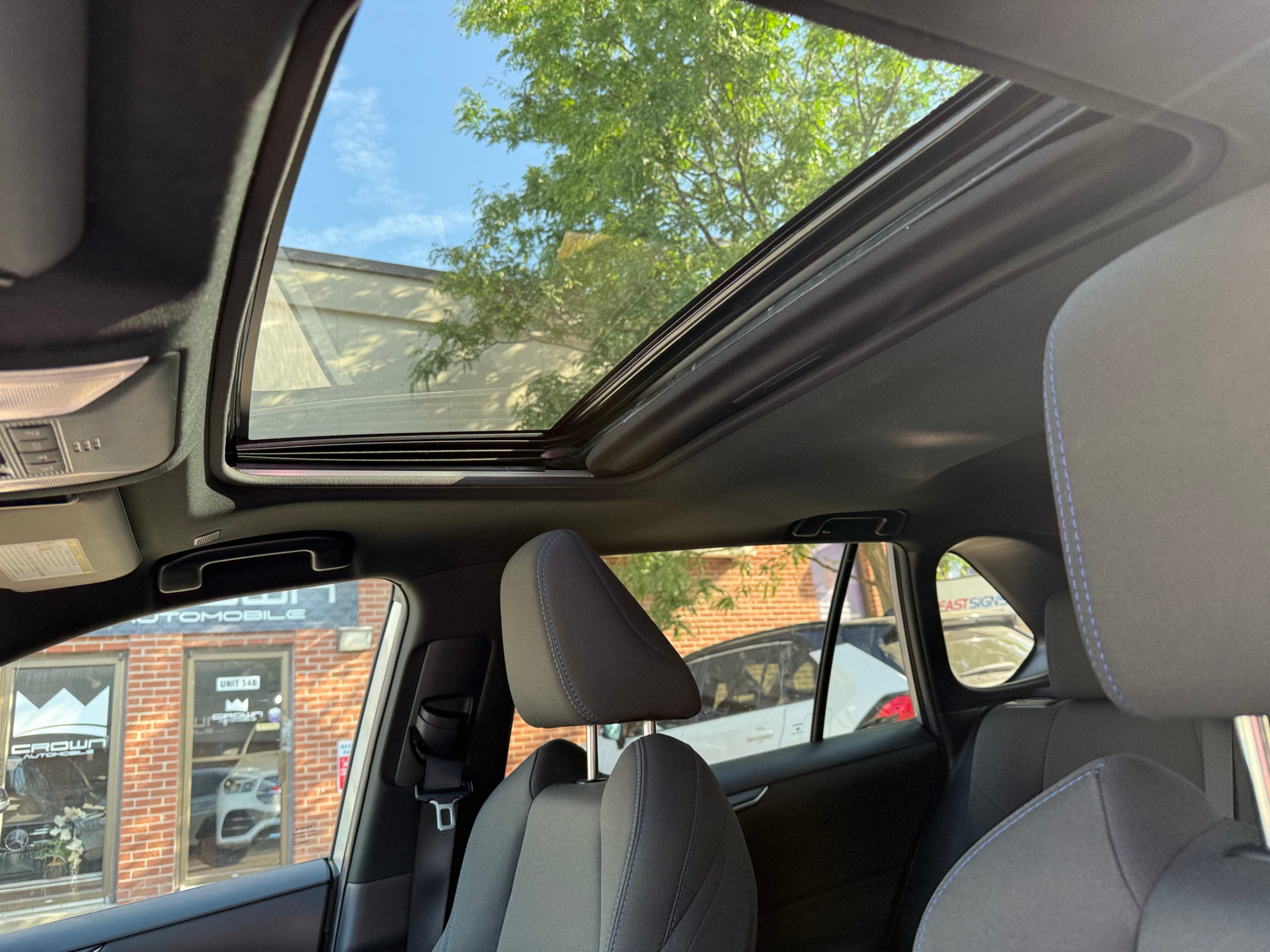 /crownautomobile/2024-Toyota-RAV4-025650872438647943.jpg