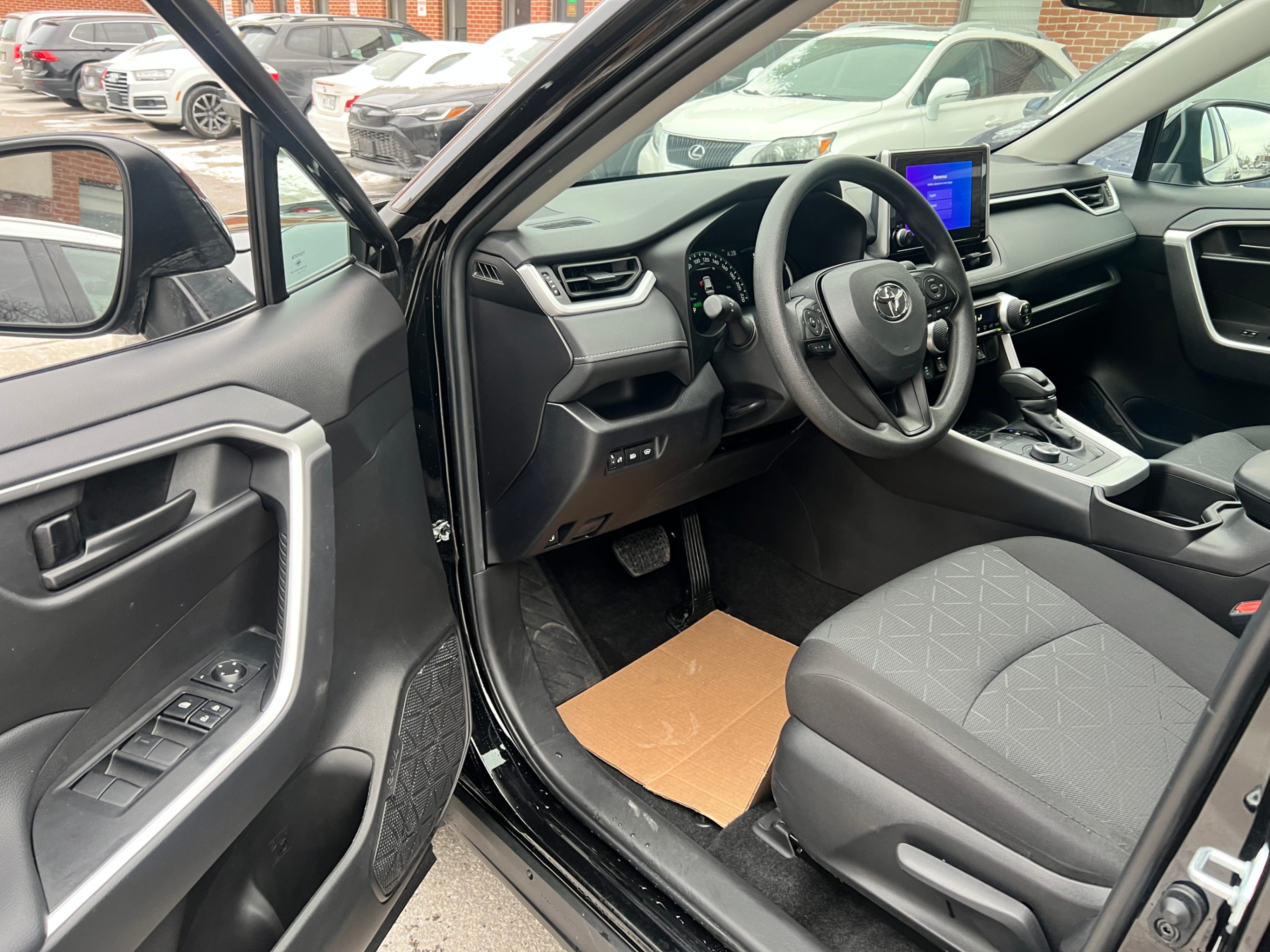 /crownautomobile/2024-Toyota-RAV4-06678930426871221.jpg
