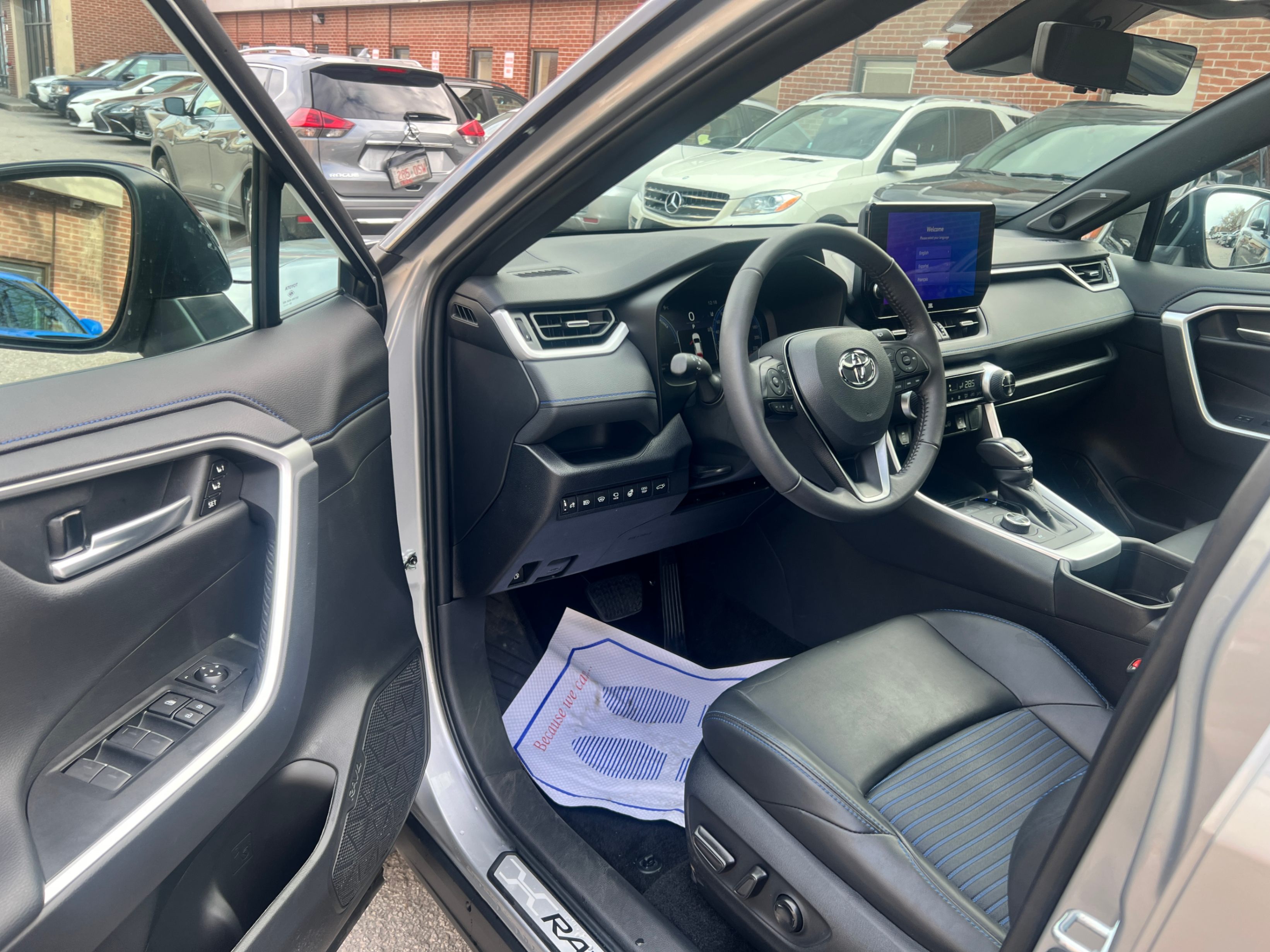 /crownautomobile/2024-Toyota-RAV4-12547356563899048.jpg