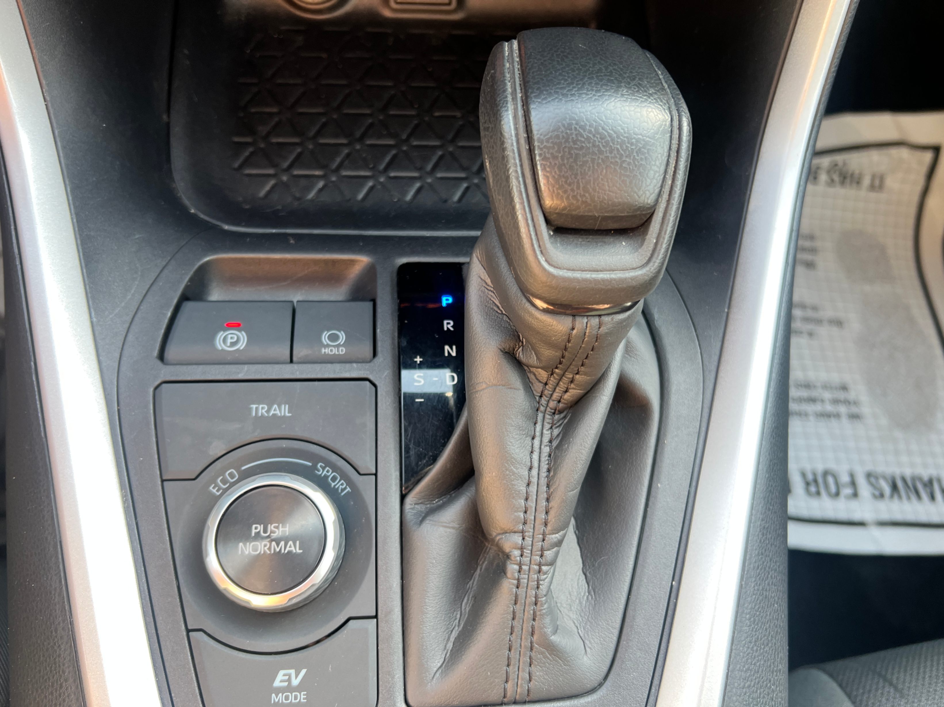 /crownautomobile/2024-Toyota-RAV4-15920851794742186.jpg