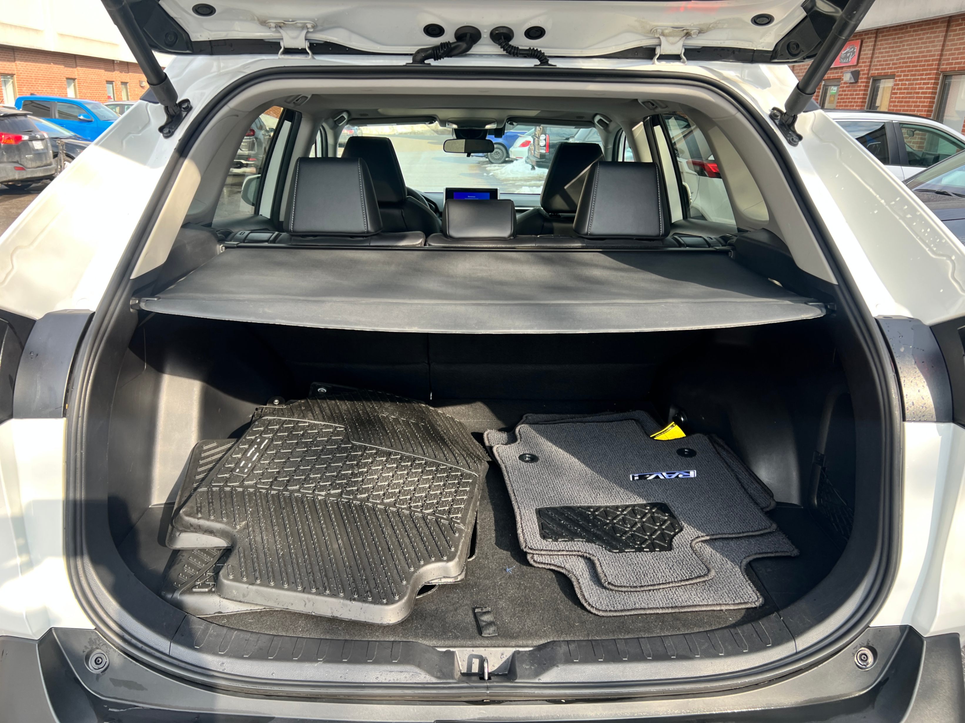 /crownautomobile/2024-Toyota-RAV4-25671498328909115.jpg