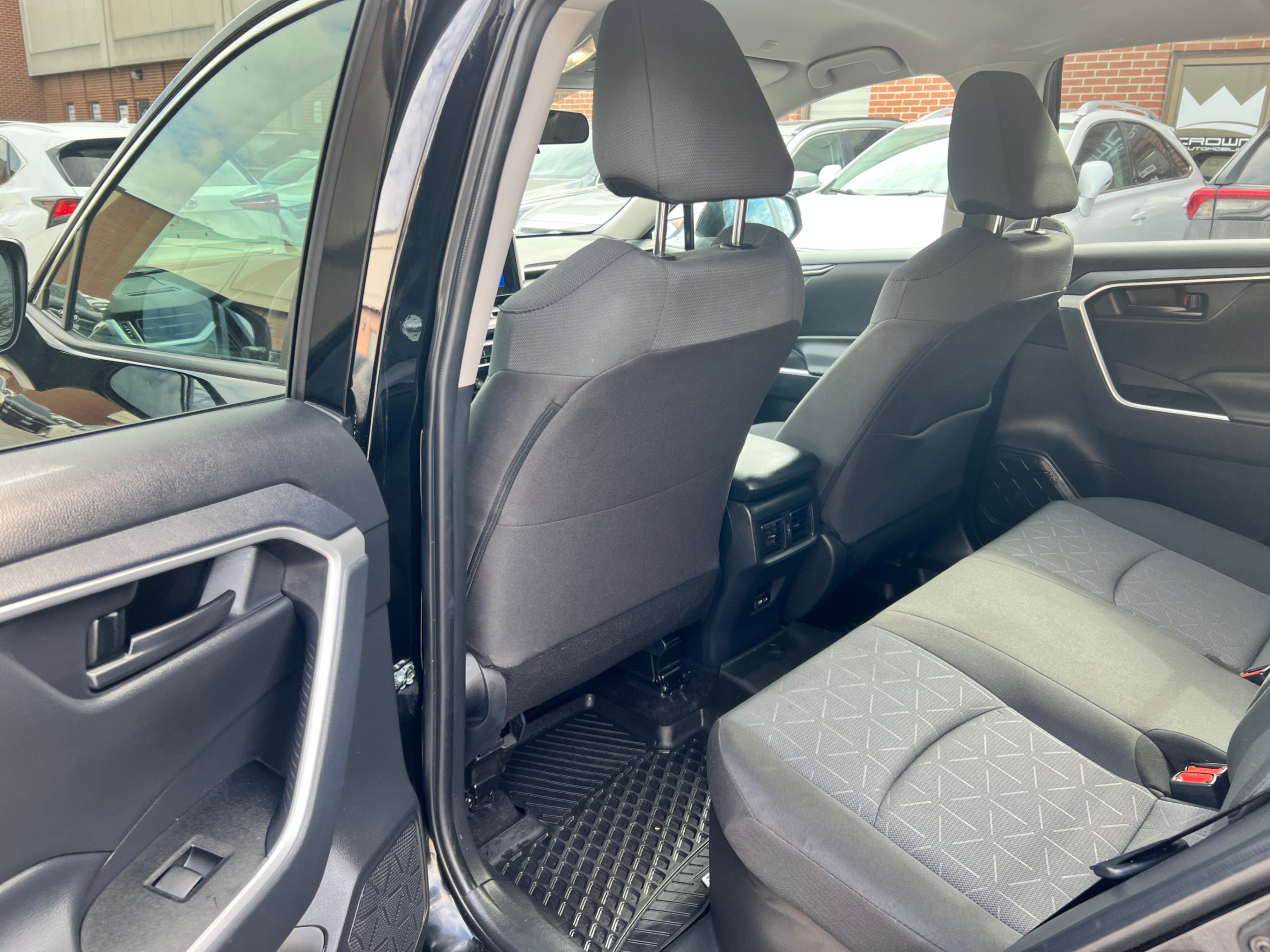 /crownautomobile/2024-Toyota-RAV4-348237756061309.jpg
