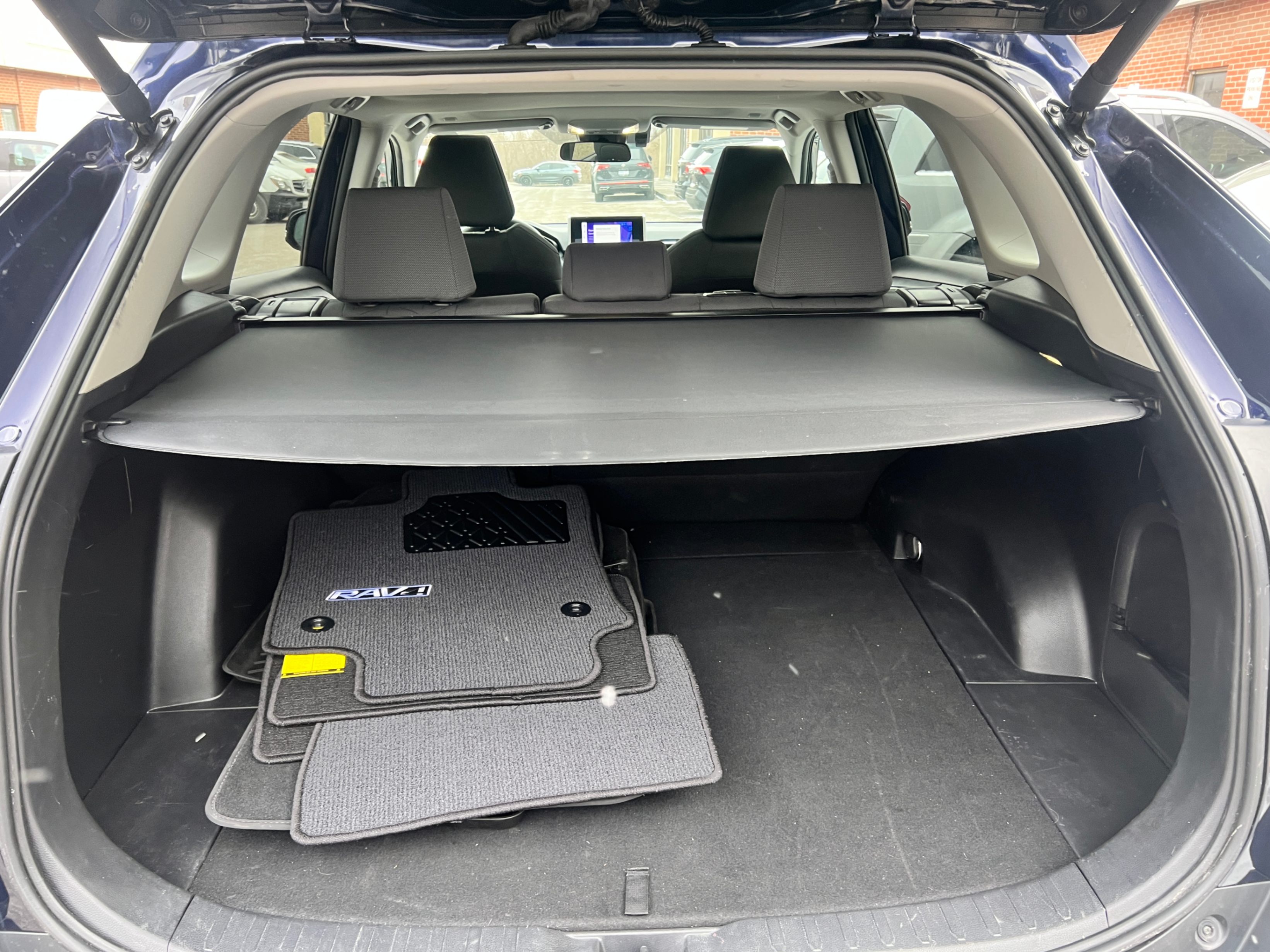 /crownautomobile/2024-Toyota-RAV4-36637062659678454.jpg