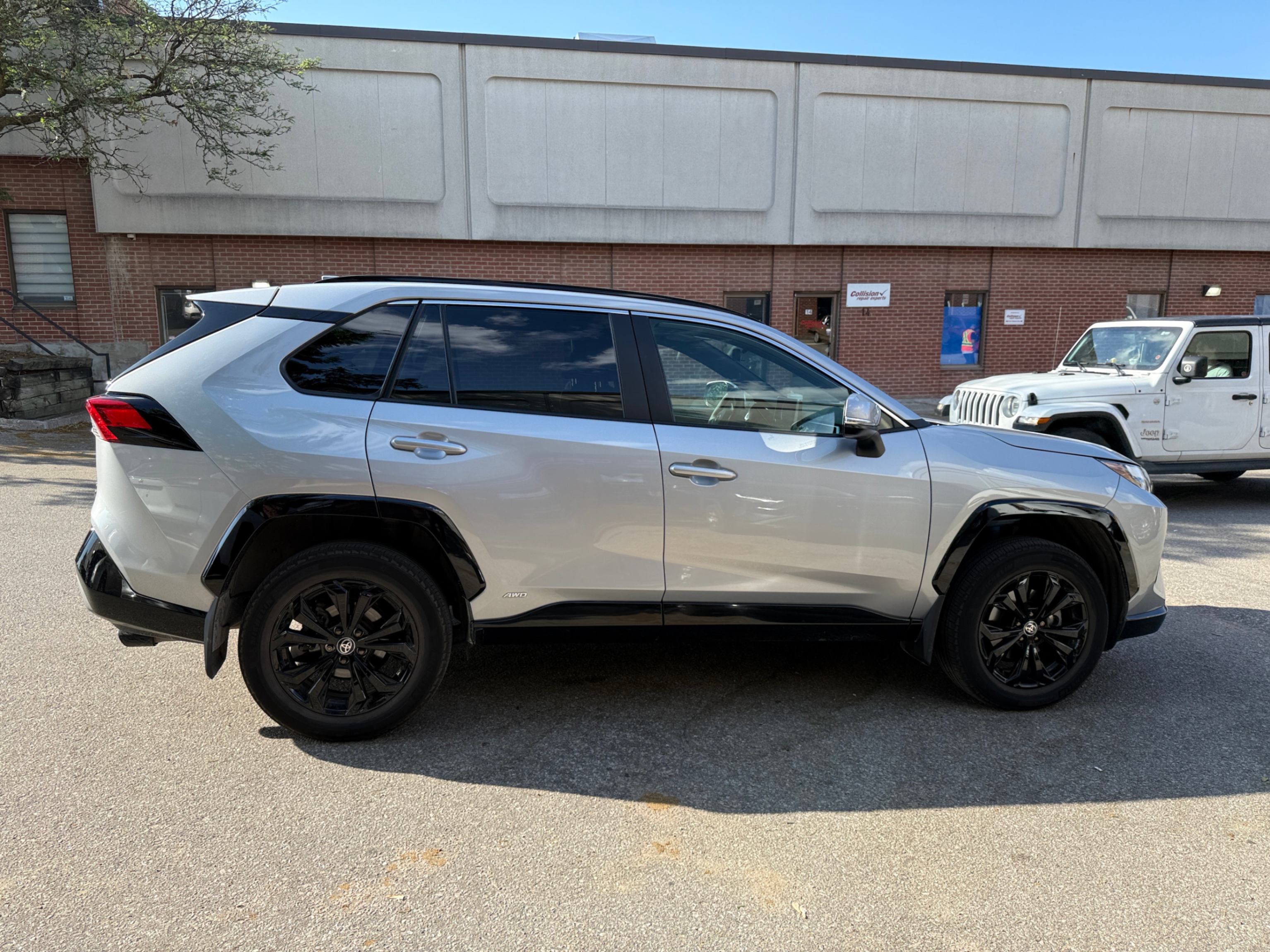 /crownautomobile/2024-Toyota-RAV4-3975042886903395.jpg