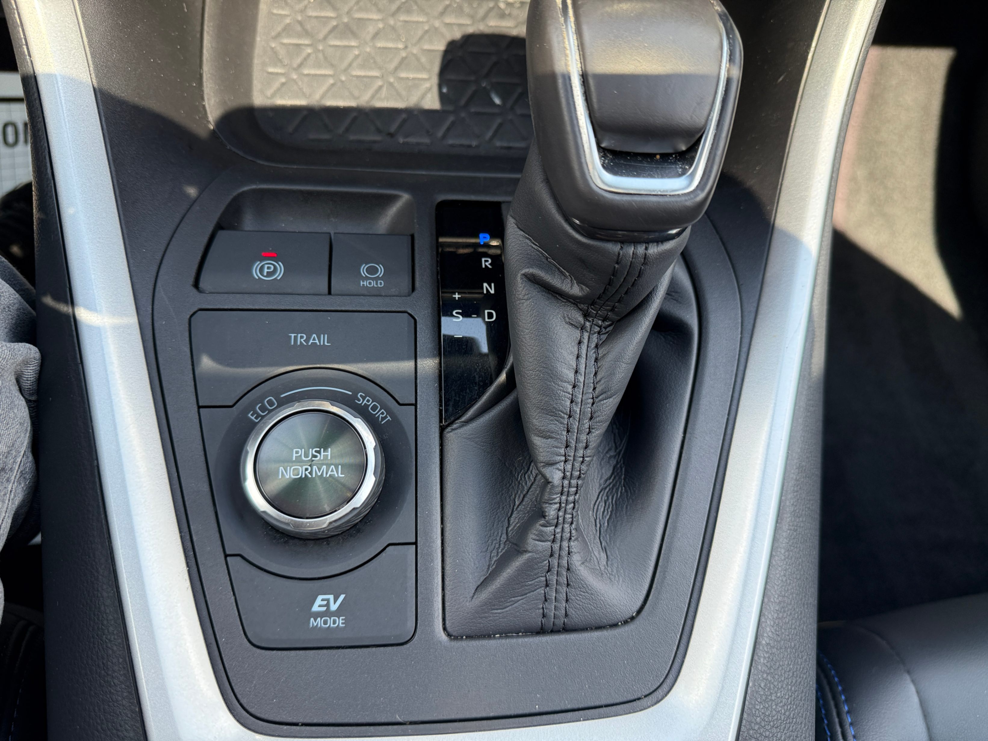 /crownautomobile/2024-Toyota-RAV4-4060011021935461.jpg