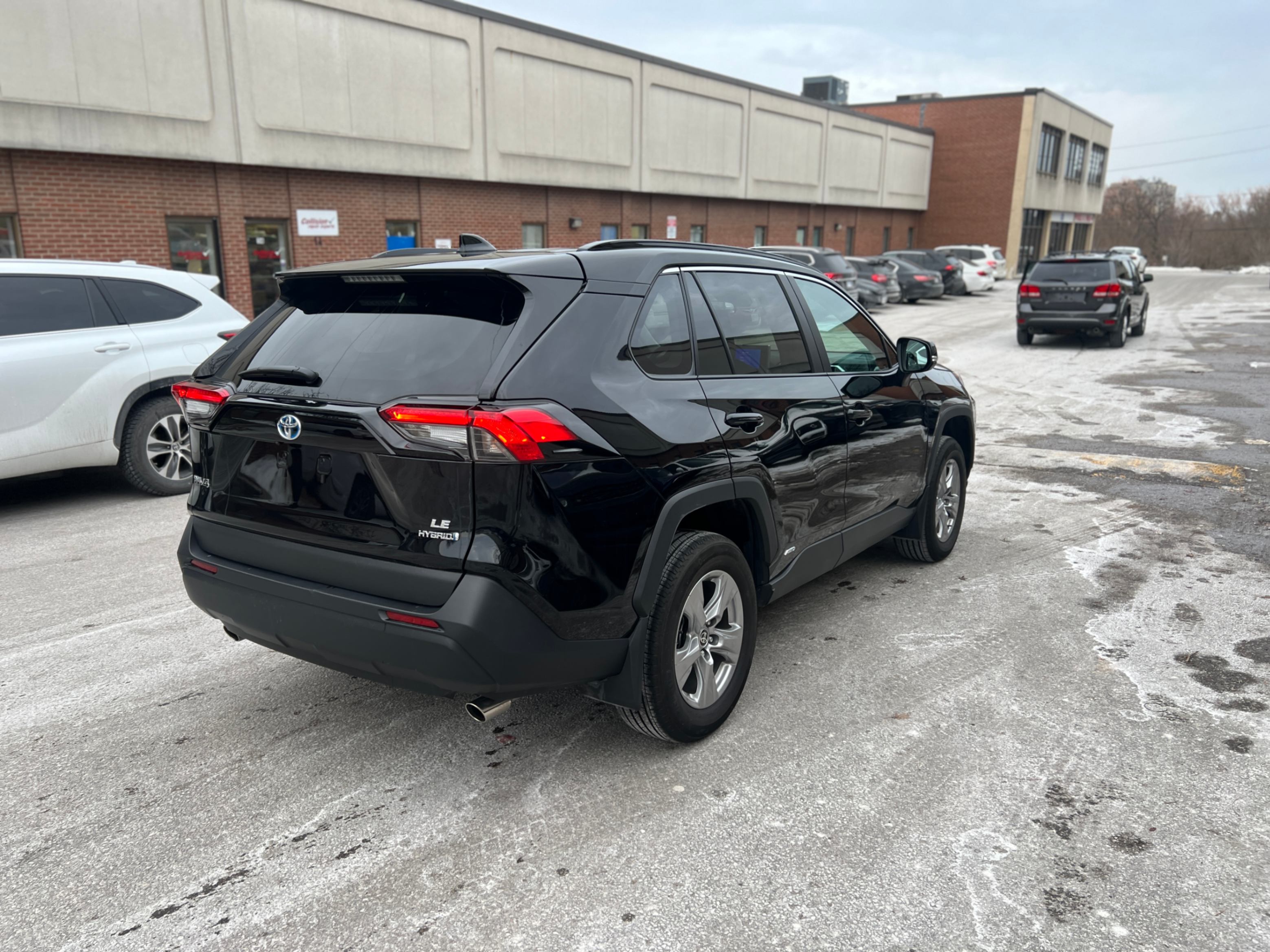 /crownautomobile/2024-Toyota-RAV4-46835498012530463.jpg