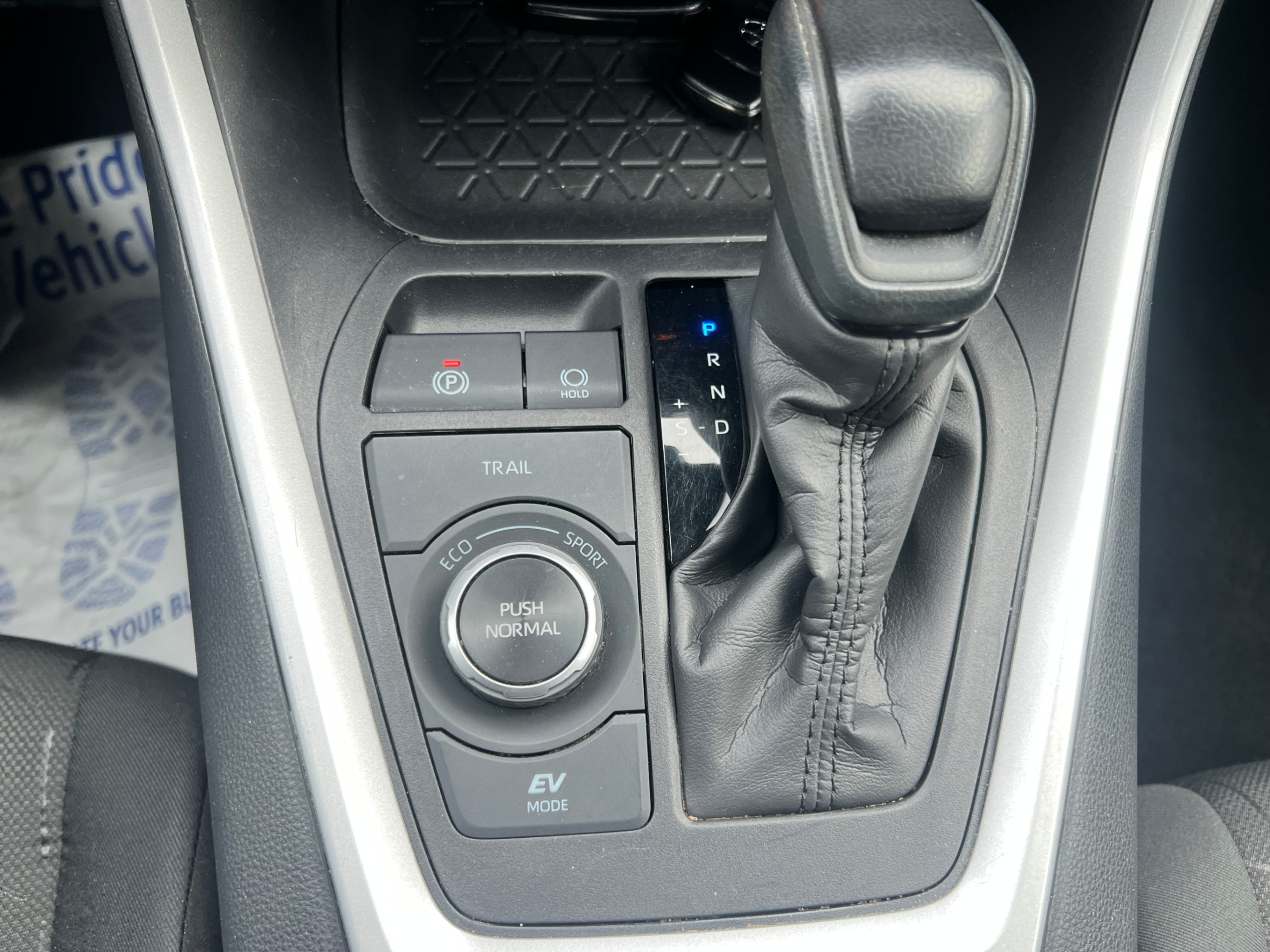 /crownautomobile/2024-Toyota-RAV4-47026876518412886.jpg