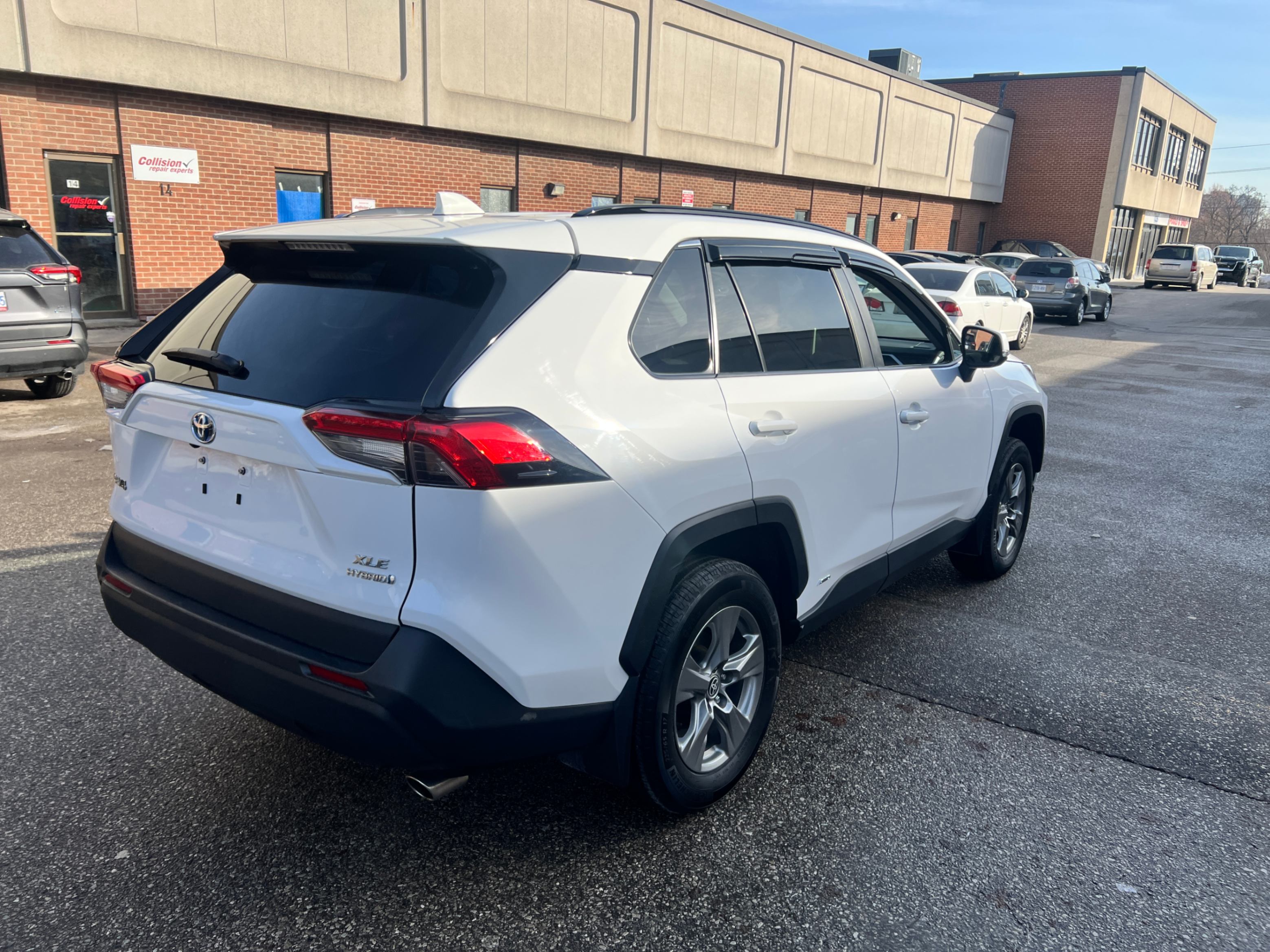 /crownautomobile/2024-Toyota-RAV4-5740021340610635.jpg
