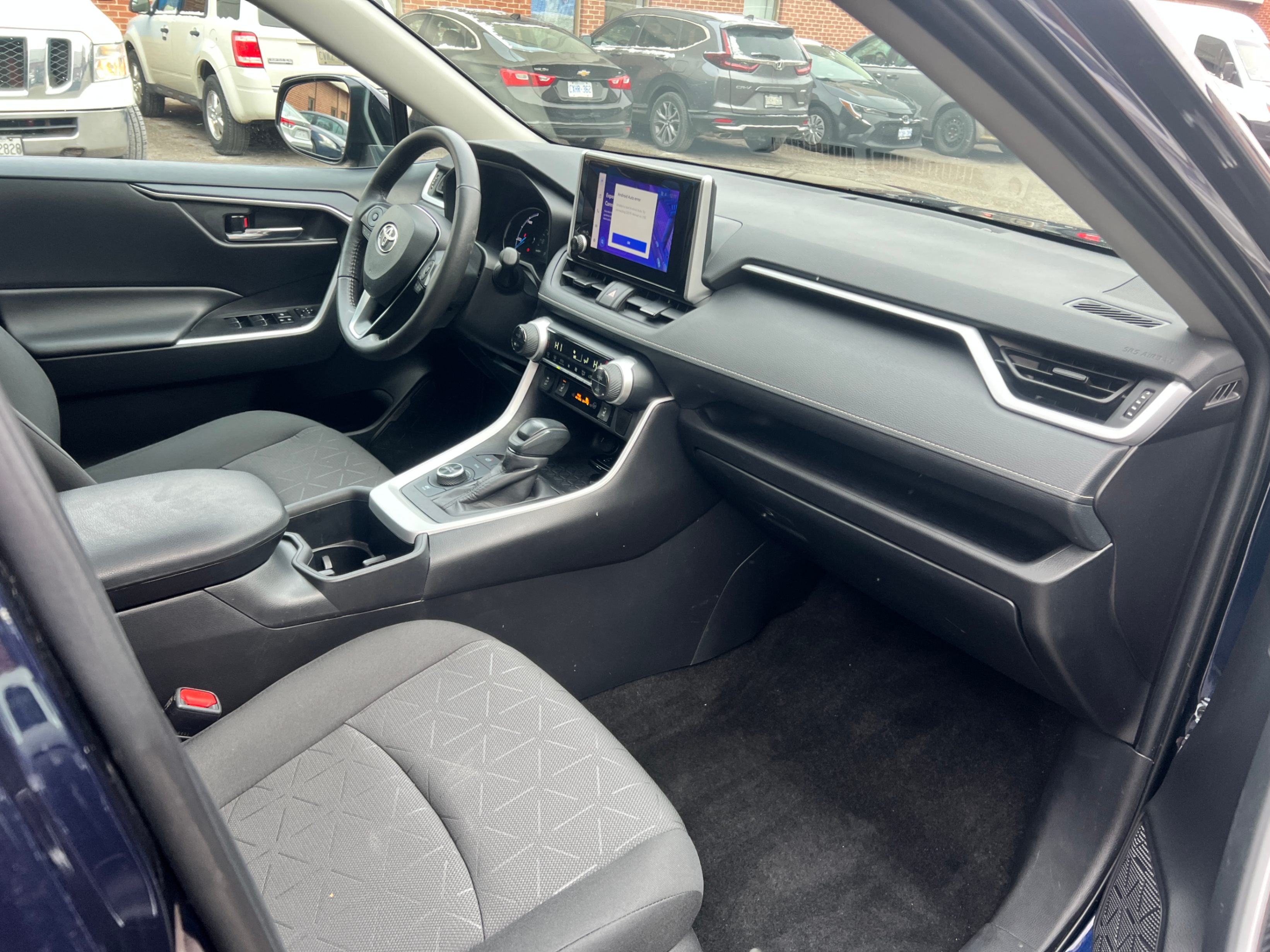 /crownautomobile/2024-Toyota-RAV4-661953287804371.jpg