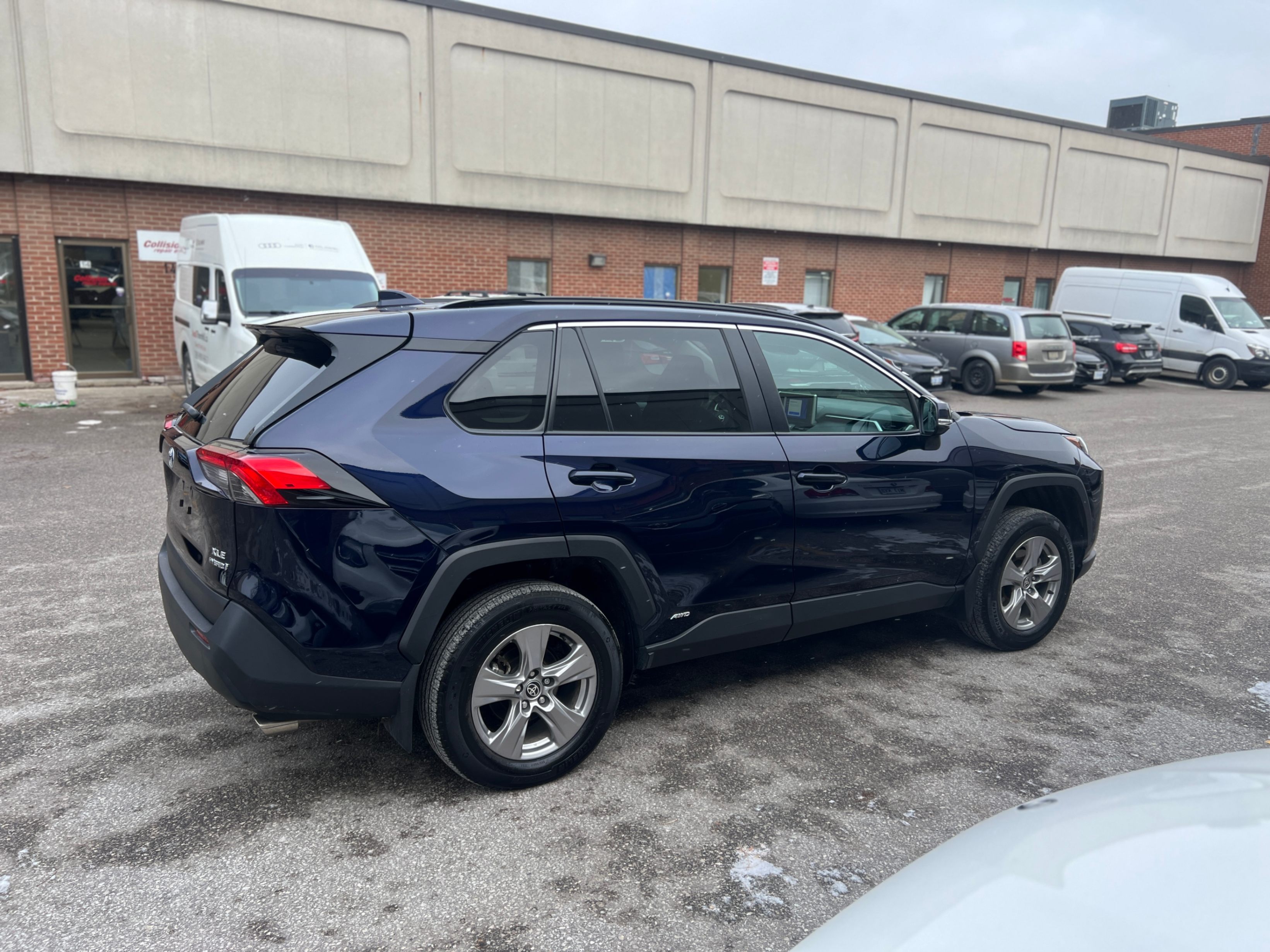 /crownautomobile/2024-Toyota-RAV4-675102801577294.jpg