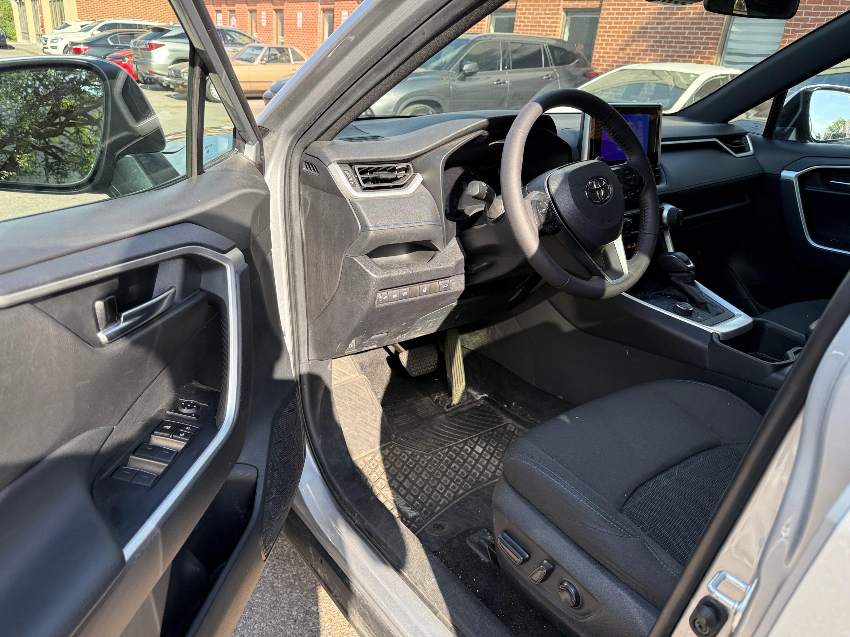 /crownautomobile/2024-Toyota-RAV4-8840003068978171.jpg