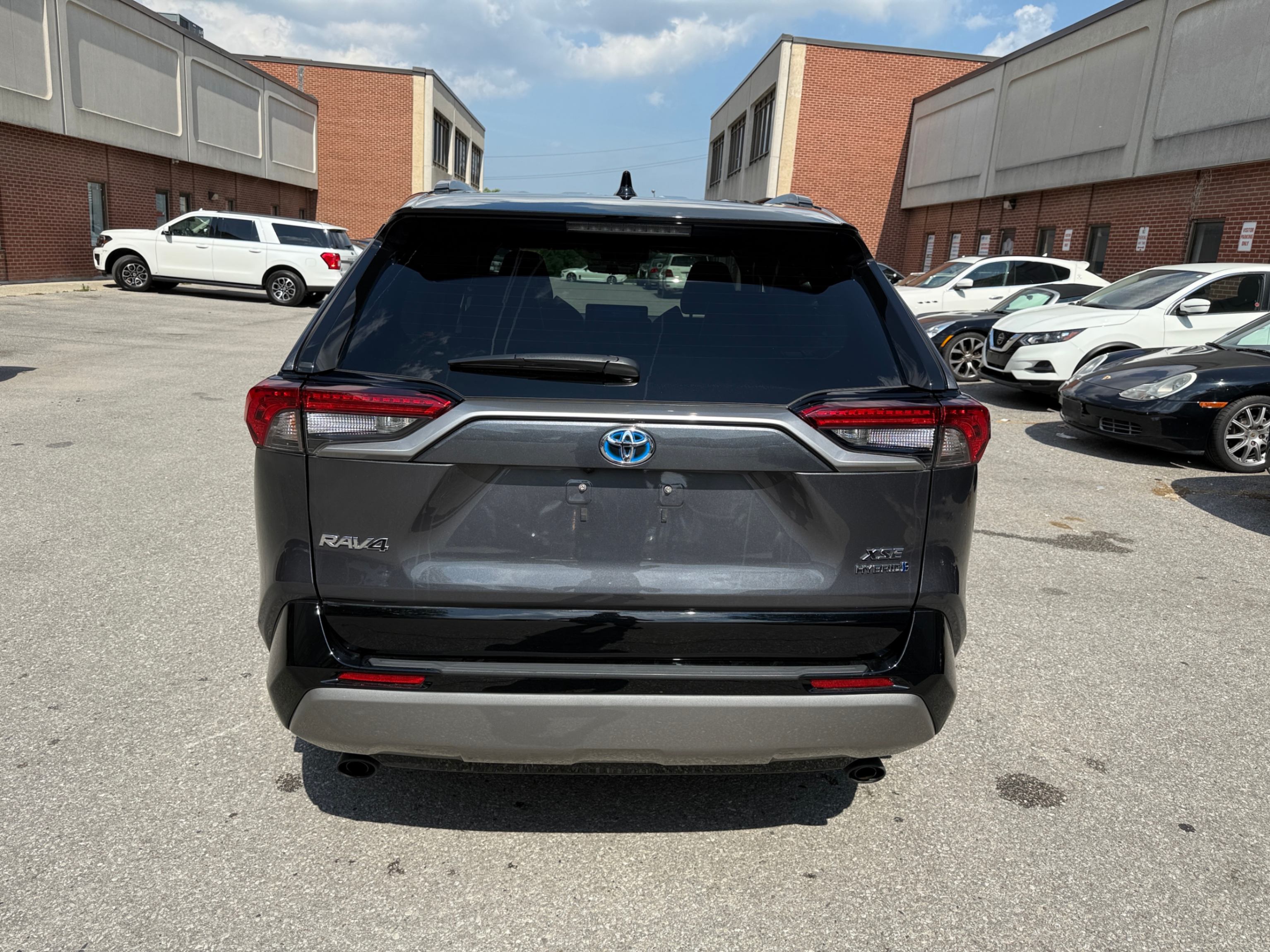 /crownautomobile/2024-Toyota-RAV4-8857016491181462.jpg