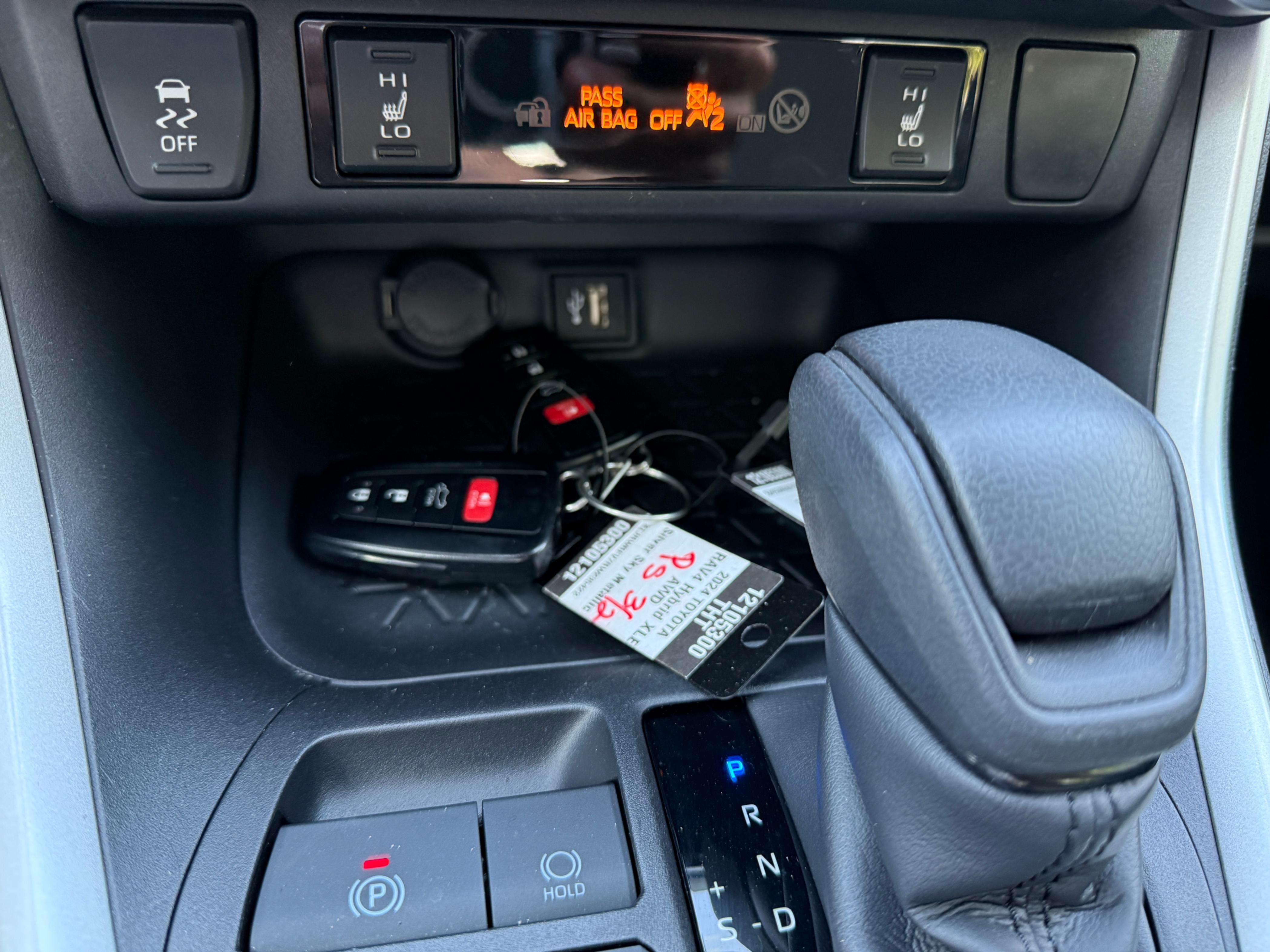 /crownautomobile/2024-Toyota-RAV4-9695996734923742.jpg