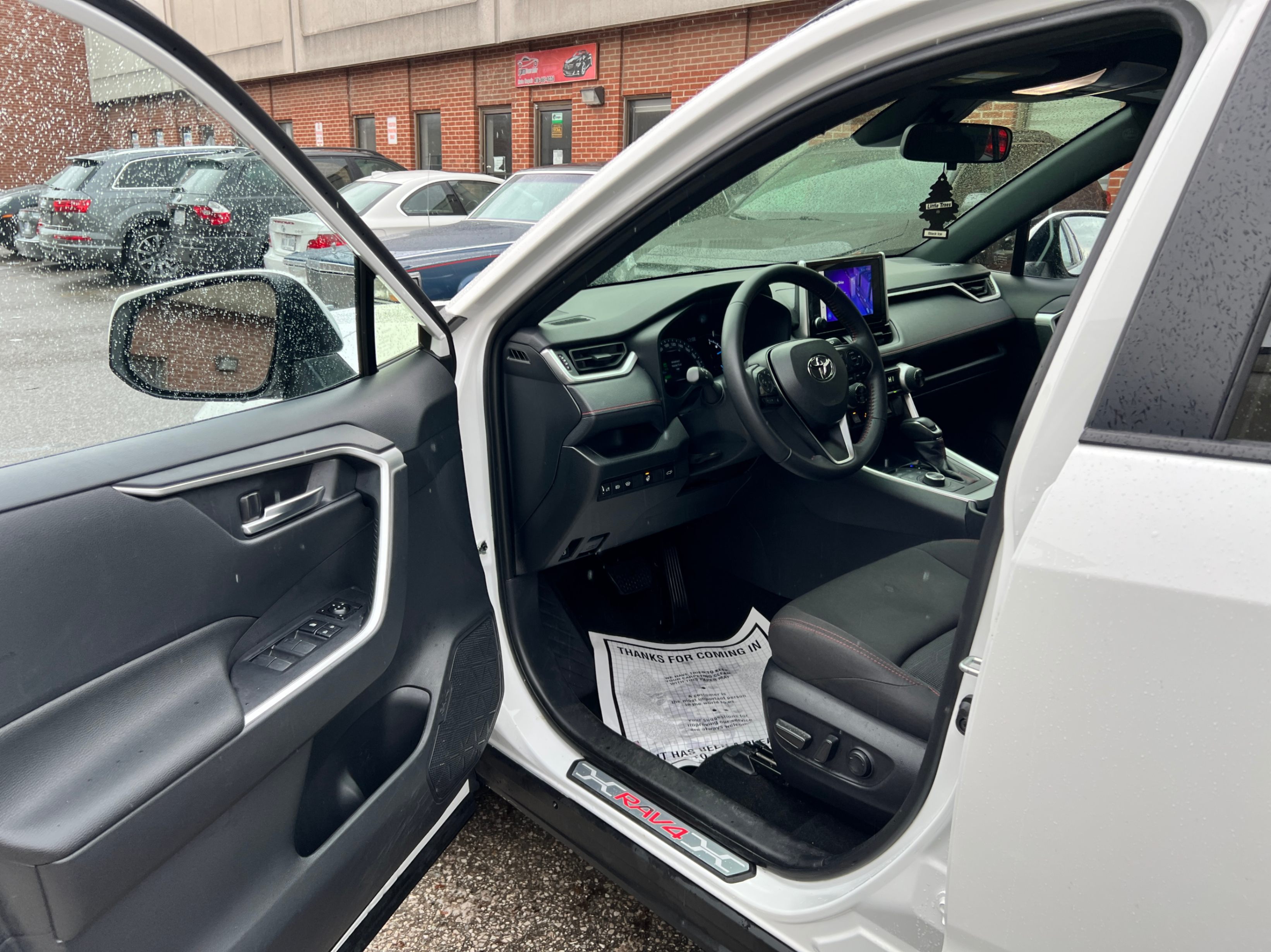 /crownautomobile/2024-Toyota-RAV4Prime-9878411749563085.jpg