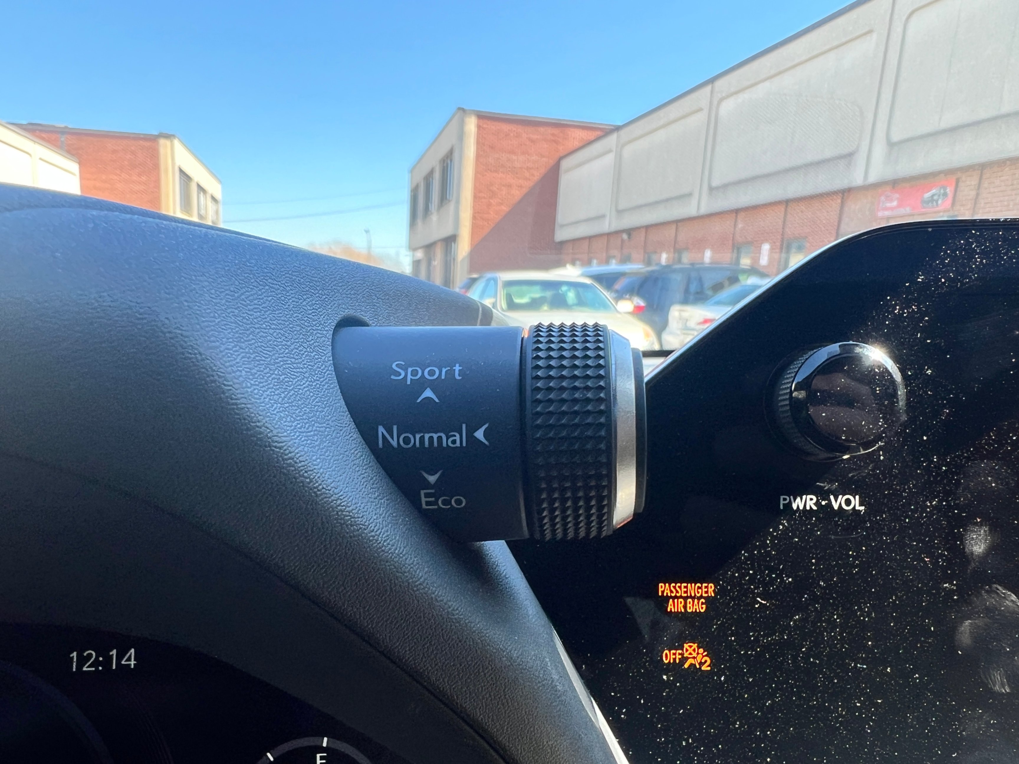 /crownautomobile/2025-Lexus-UX-13895575478996647.jpg