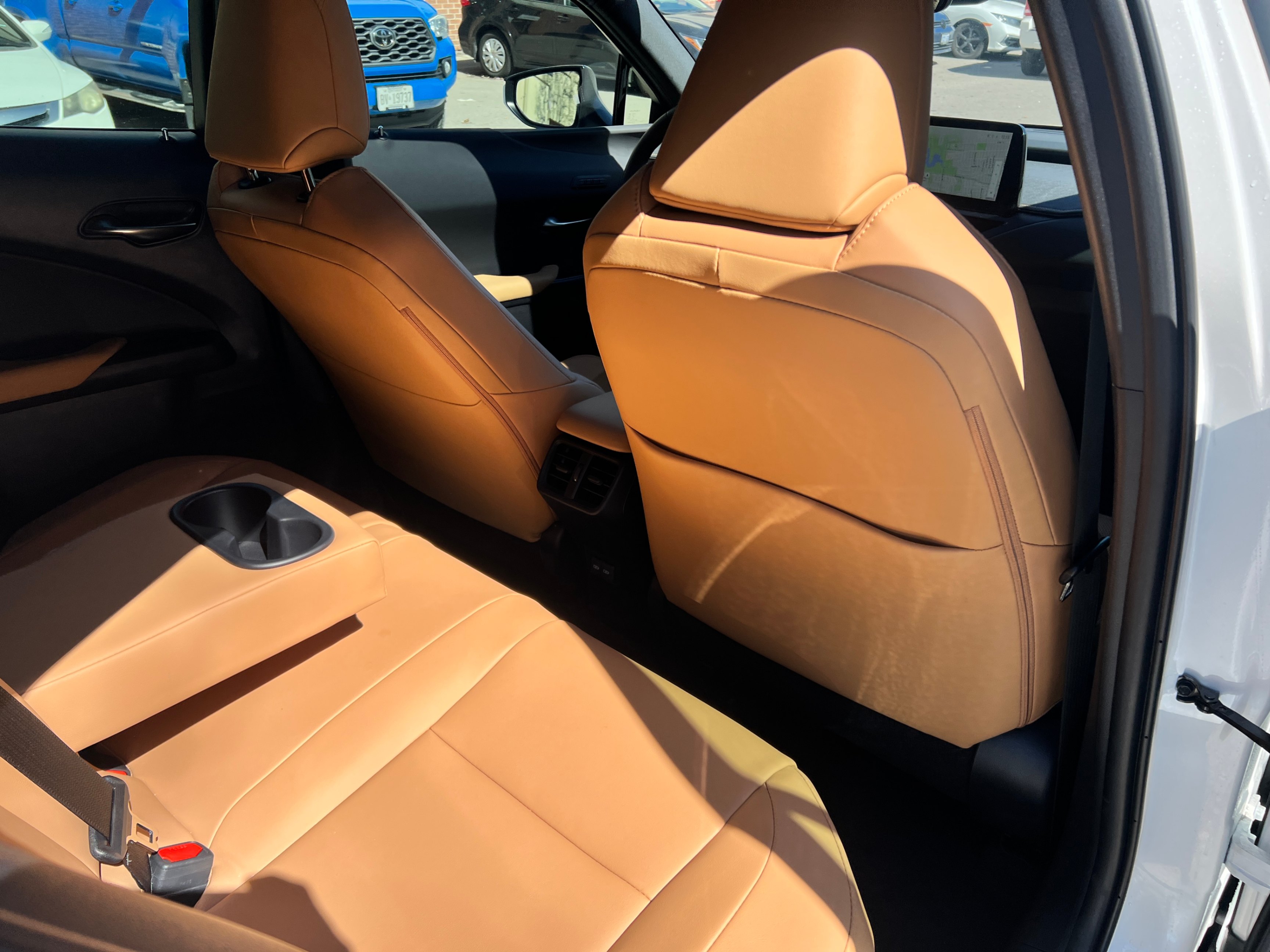 /crownautomobile/2025-Lexus-UX-5700425341333386.jpg