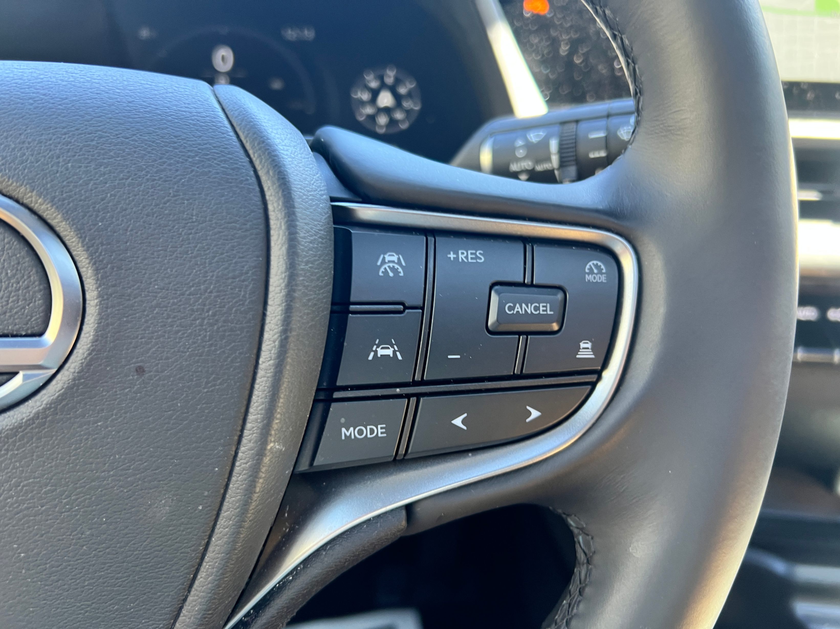 /crownautomobile/2025-Lexus-UX-6725897209237541.jpg