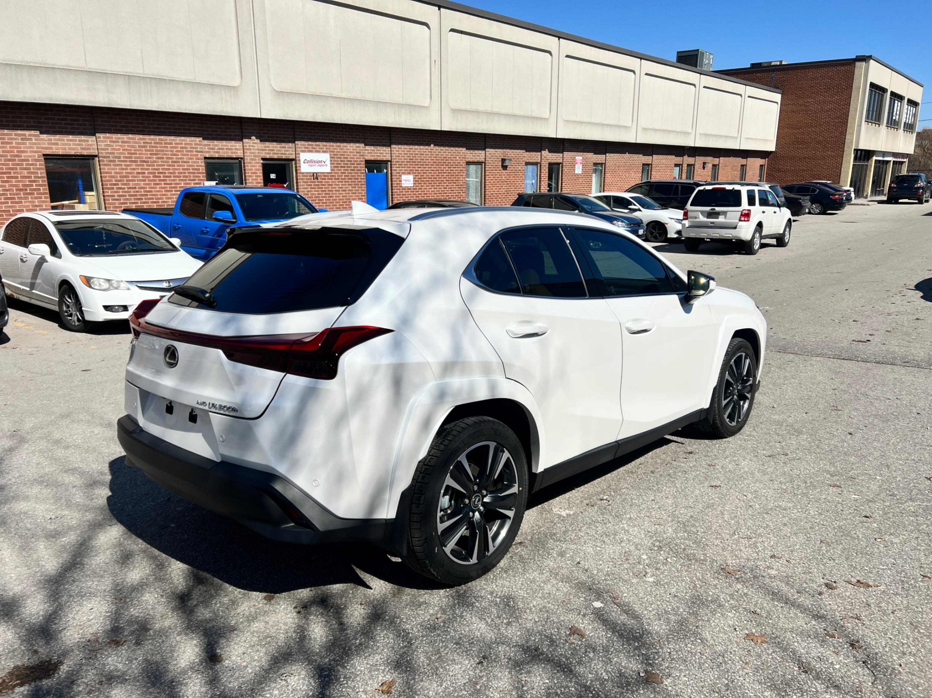 /crownautomobile/2025-Lexus-UX-9147182983826387.jpg