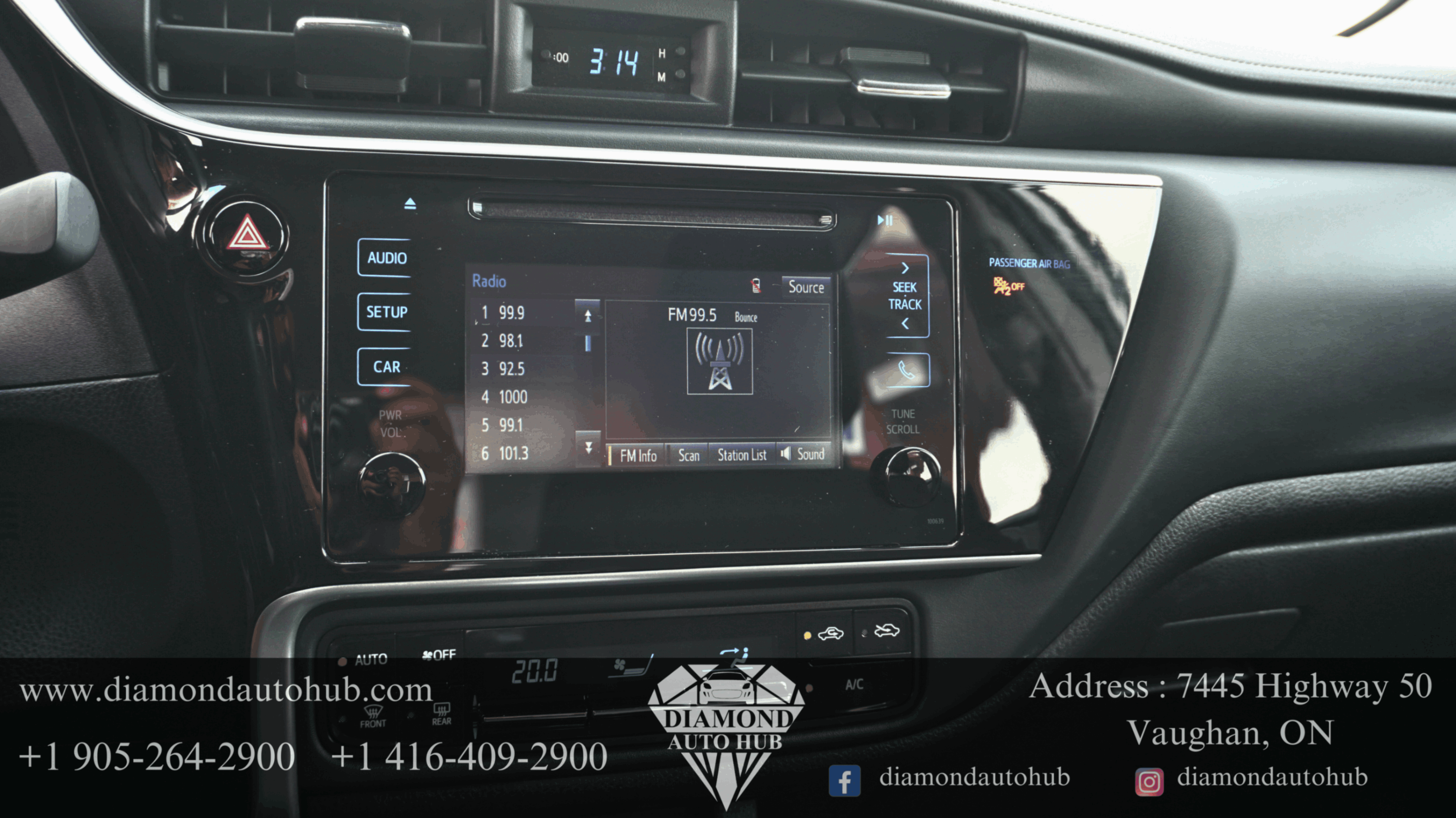 /diamondautohub/2019-Toyota-Corolla-49383566719968774.jpg