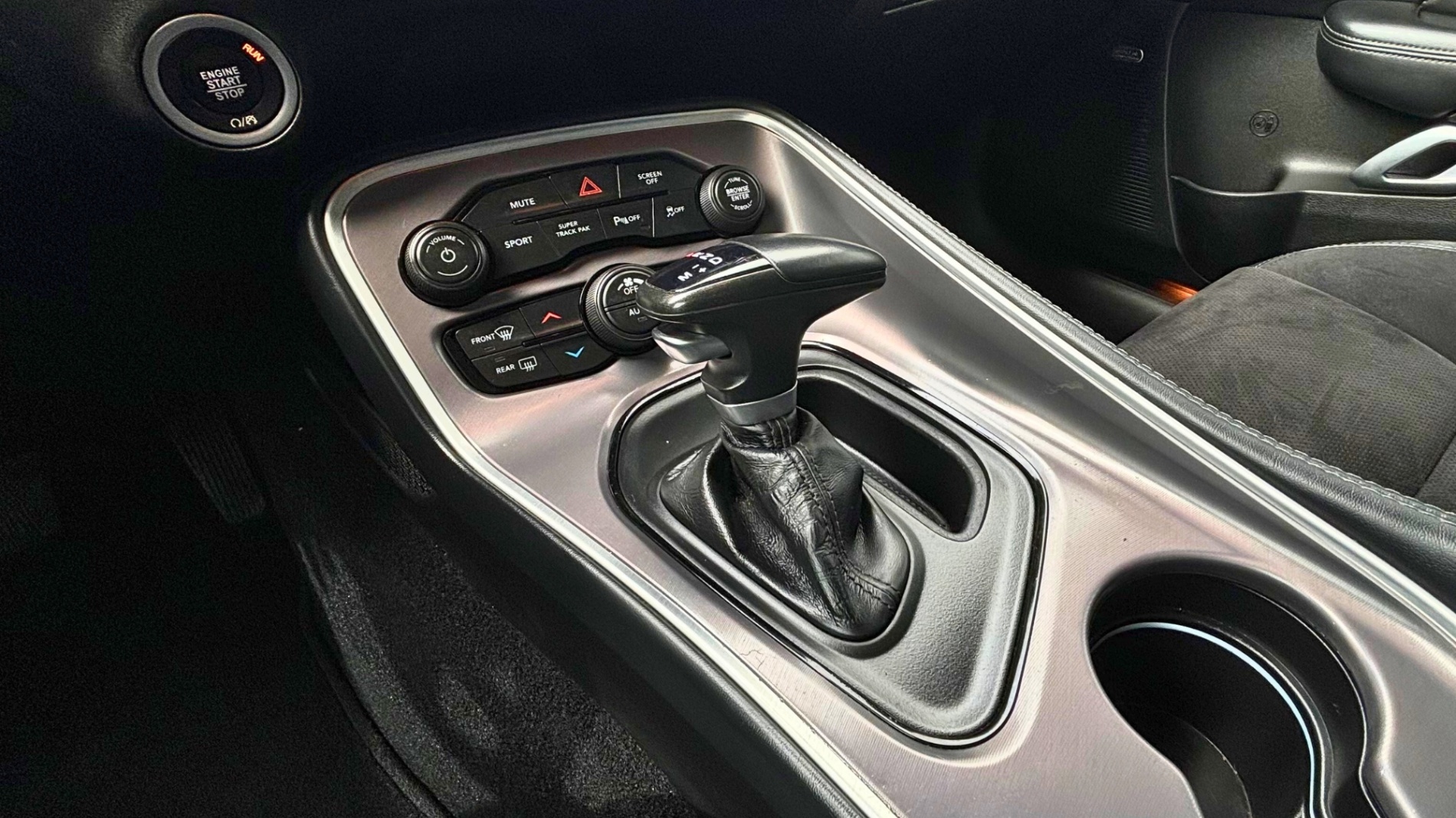 /diamondautohub/2022-Dodge-Challenger-5957320118463427.jpg