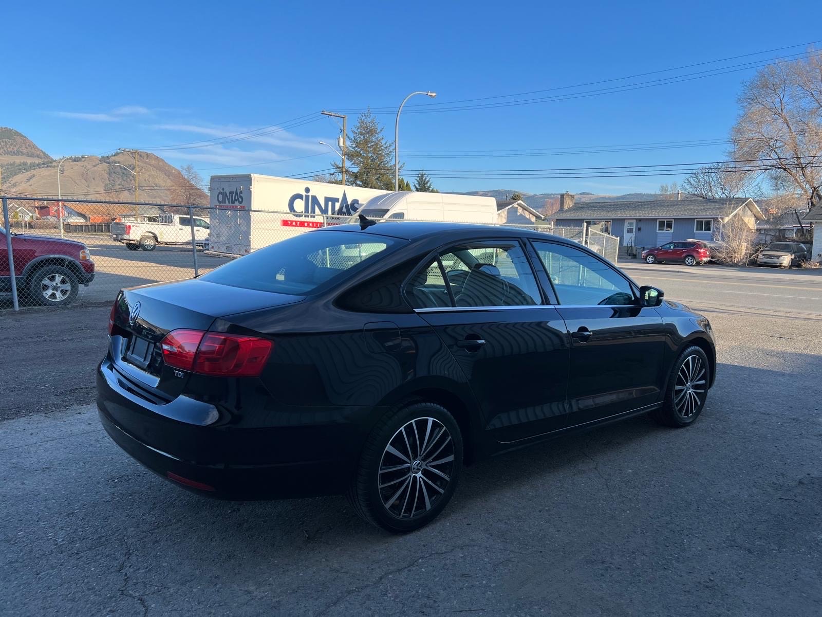 /drivehubautosales/2013-Volkswagen-Jetta-05026773382467553.jpg