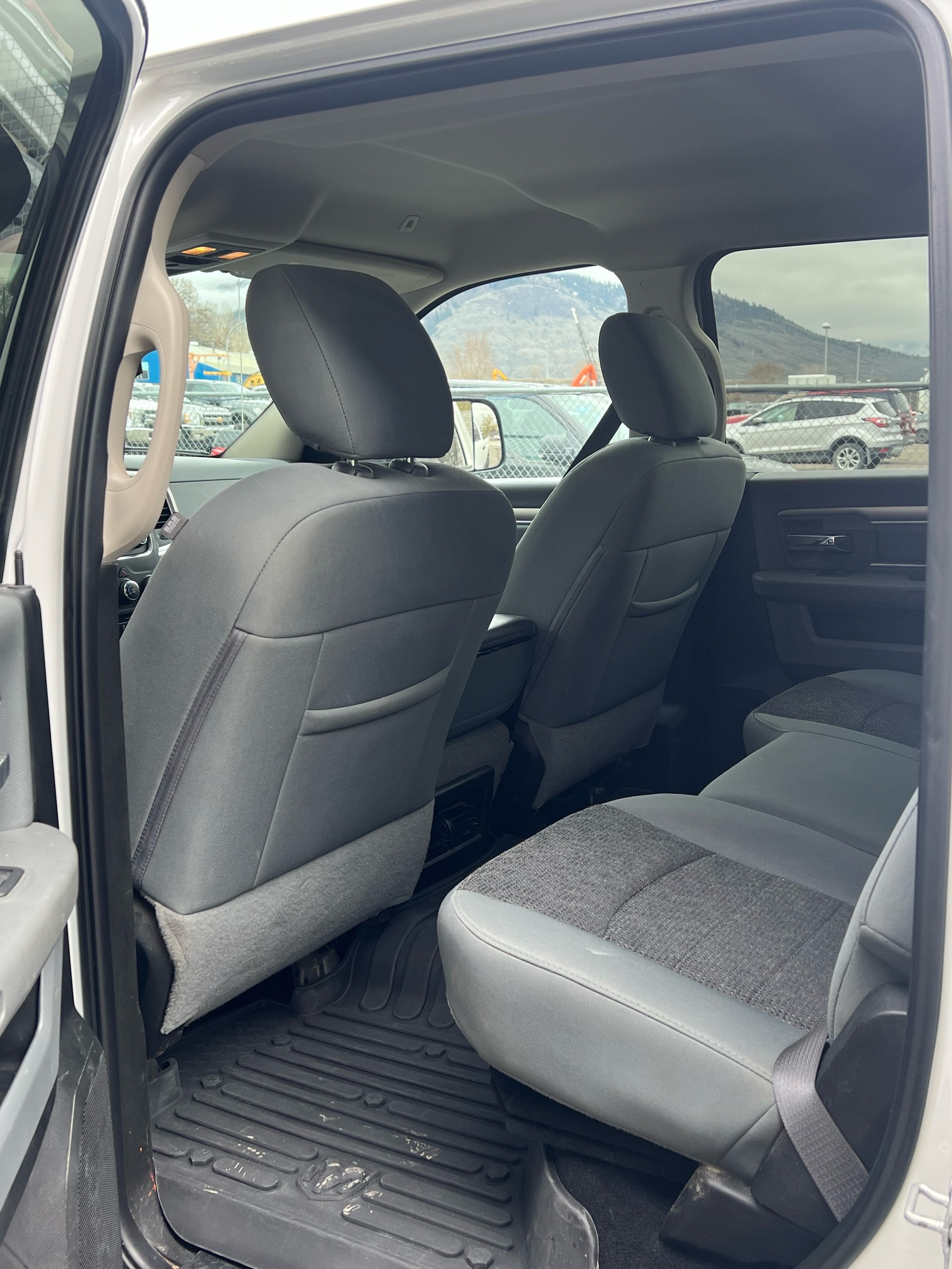 /drivehubautosales/2018-Ram-3500-39383390446424005.jpg