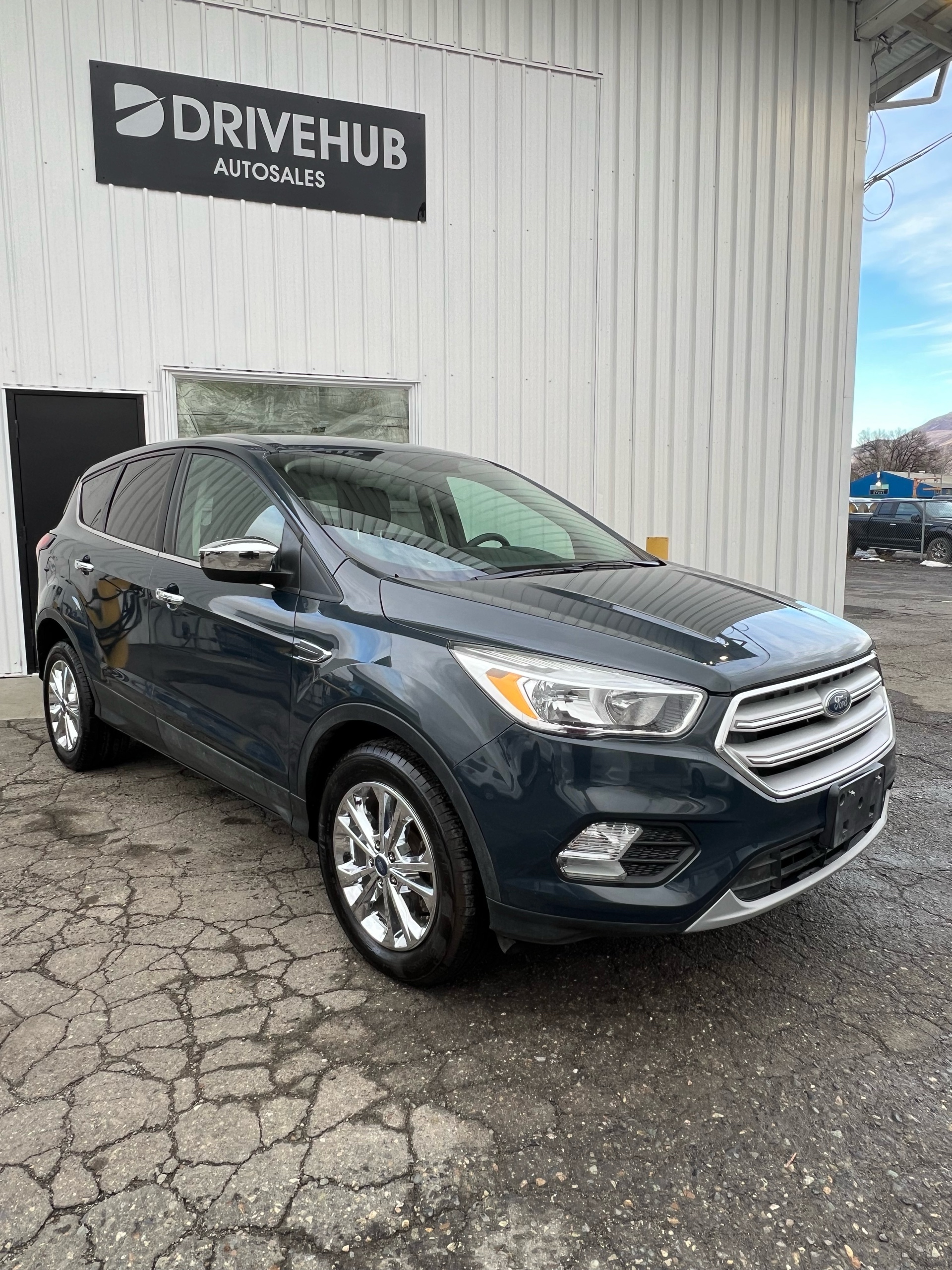 /drivehubautosales/2019-Ford-Escape-47361614114515693.jpg