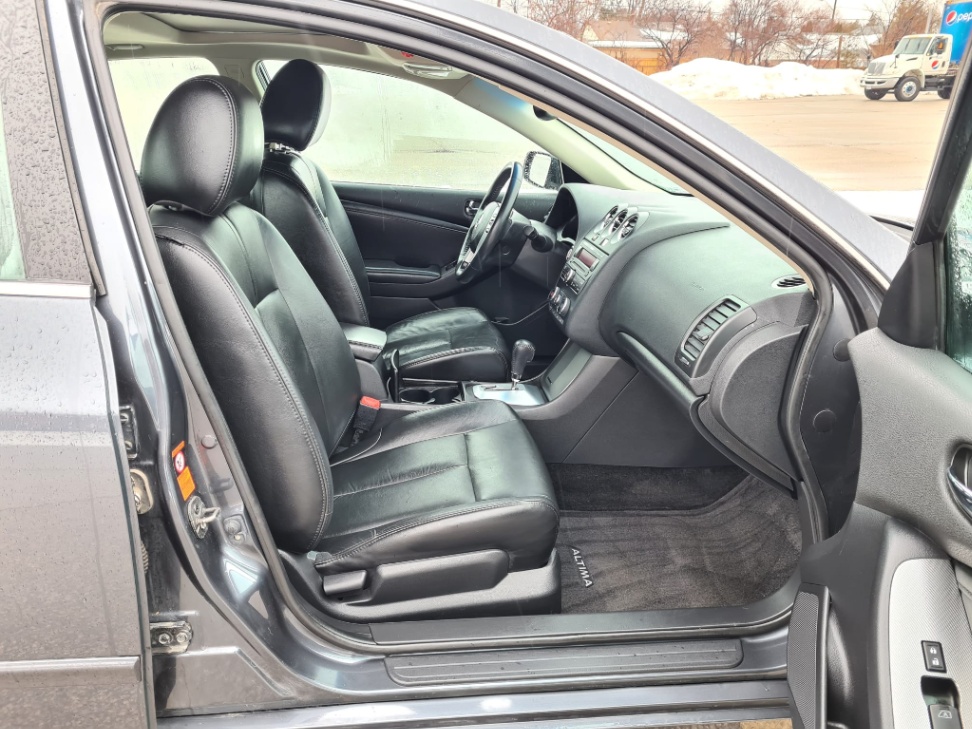 /drivenautosalesltd/5887011372148916-15.jpeg