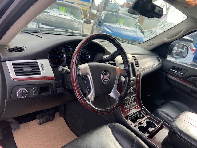 /drivenbyyouautosales/2008-Cadillac-Escalade-11017429399481848.jpg