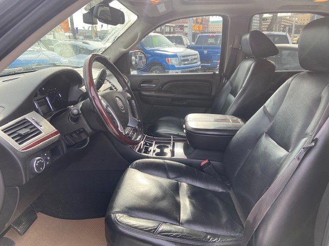 /drivenbyyouautosales/2008-Cadillac-Escalade-7500184136569943.jpg