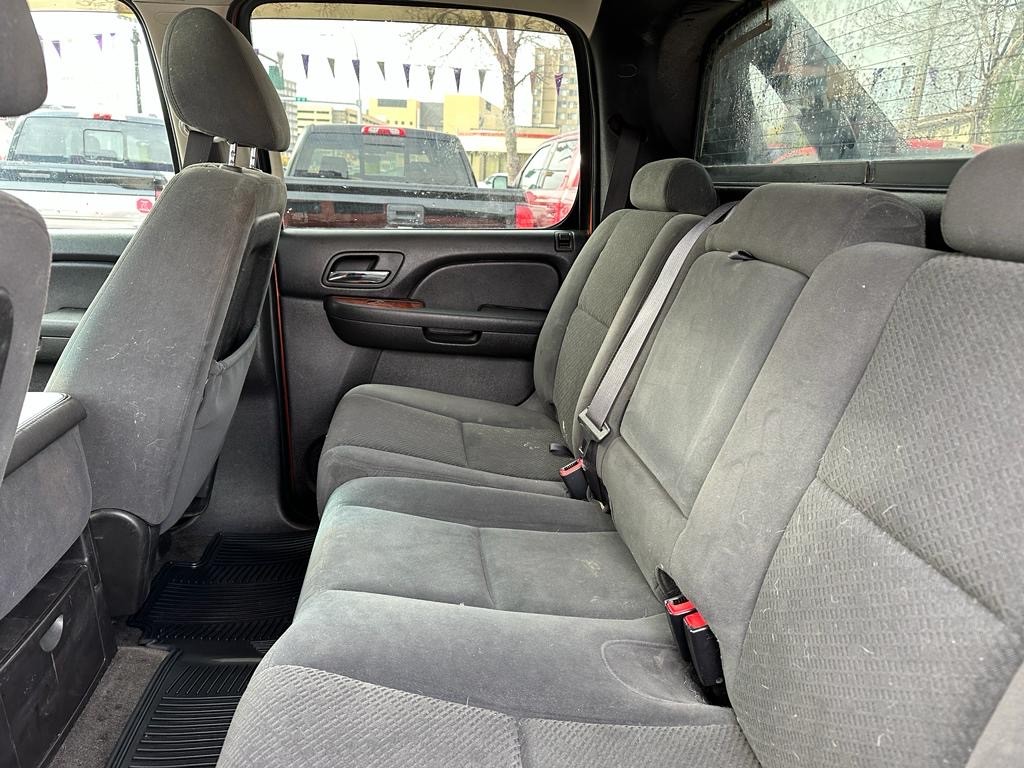 /drivenbyyouautosales/2008-Chevrolet-Avalanche-33732972335981737.jpg