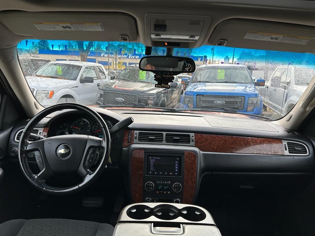 /drivenbyyouautosales/2008-Chevrolet-Avalanche-3473616239792465.jpg