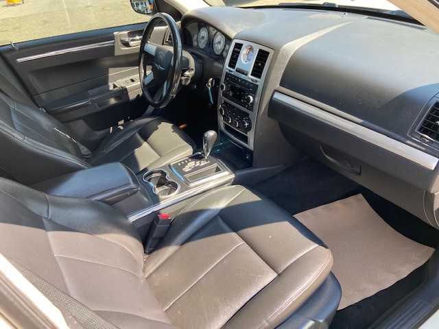/drivenbyyouautosales/2009-Chrysler-300-293509794028014.jpg