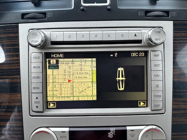 /drivenbyyouautosales/2010-Lincoln-Navigator-06945435070400907.jpg