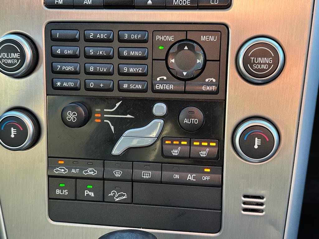 /drivenbyyouautosales/2010-Volvo-XC60-024880129826041708.jpg