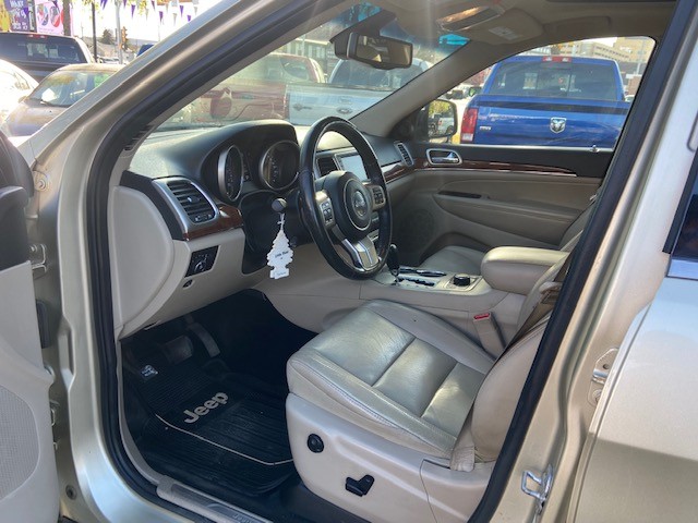/drivenbyyouautosales/2011-Jeep-GrandCherokee-2185634047270515.jpg