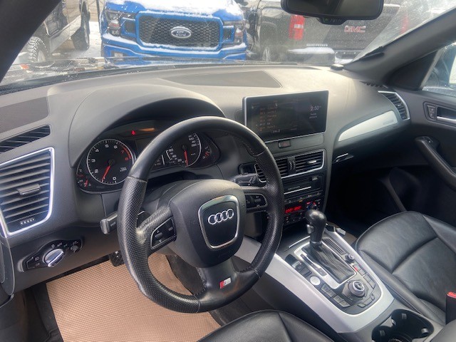 /drivenbyyouautosales/2012-Audi-Q5-2981916280004029.jpg