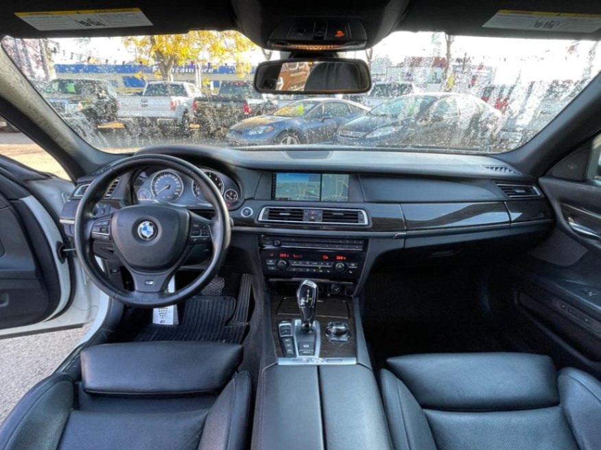 /drivenbyyouautosales/2012-BMW-7Series-37560165764998077.jpg
