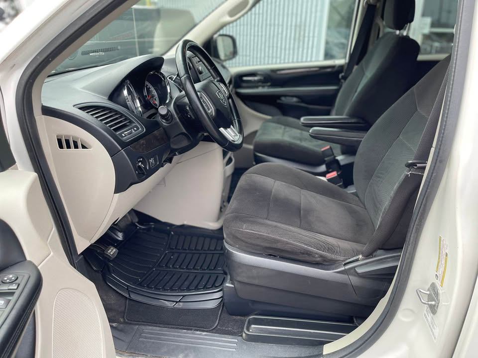 /drivenbyyouautosales/2012-Dodge-GrandCaravan-23937246980968774.jpg