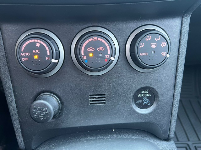 /drivenbyyouautosales/2012-Nissan-Rogue-25633378275583163.jpg