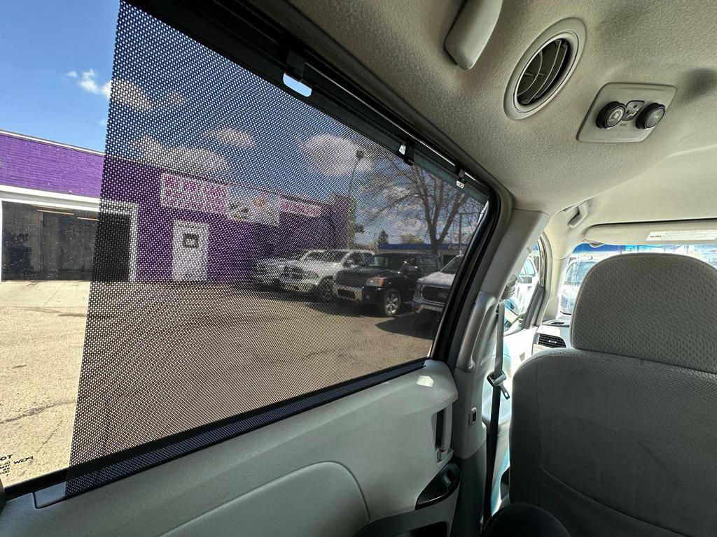 /drivenbyyouautosales/2012-Toyota-Sienna-2868575707620826.jpg
