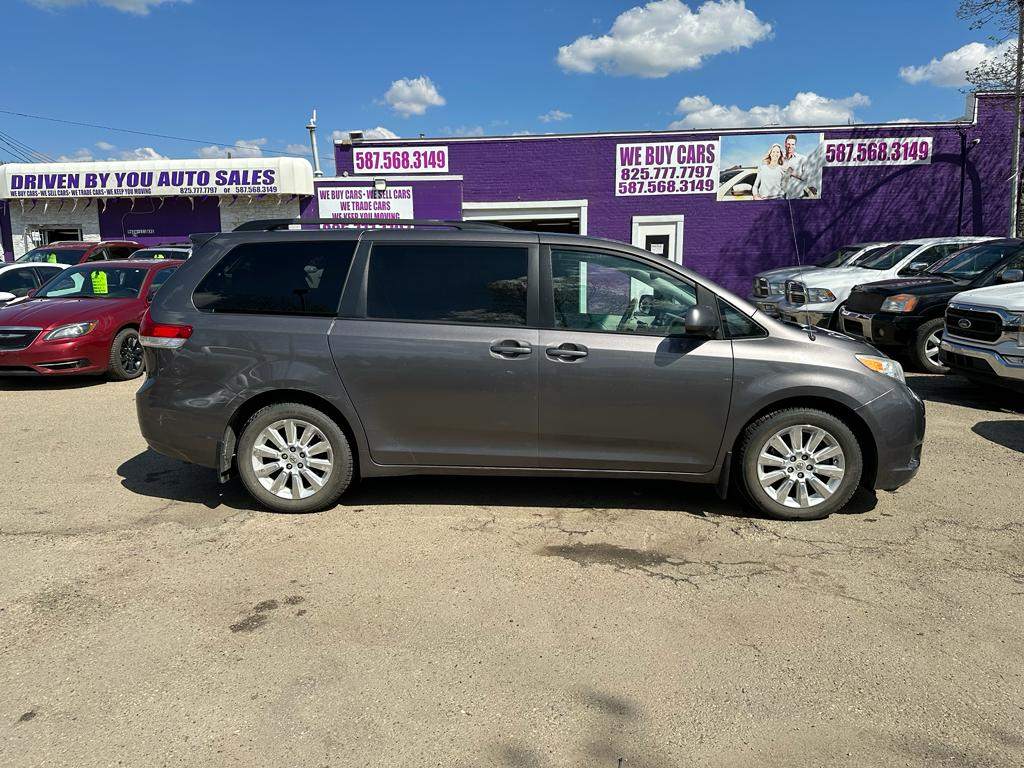 /drivenbyyouautosales/2012-Toyota-Sienna-3914424488215835.jpg